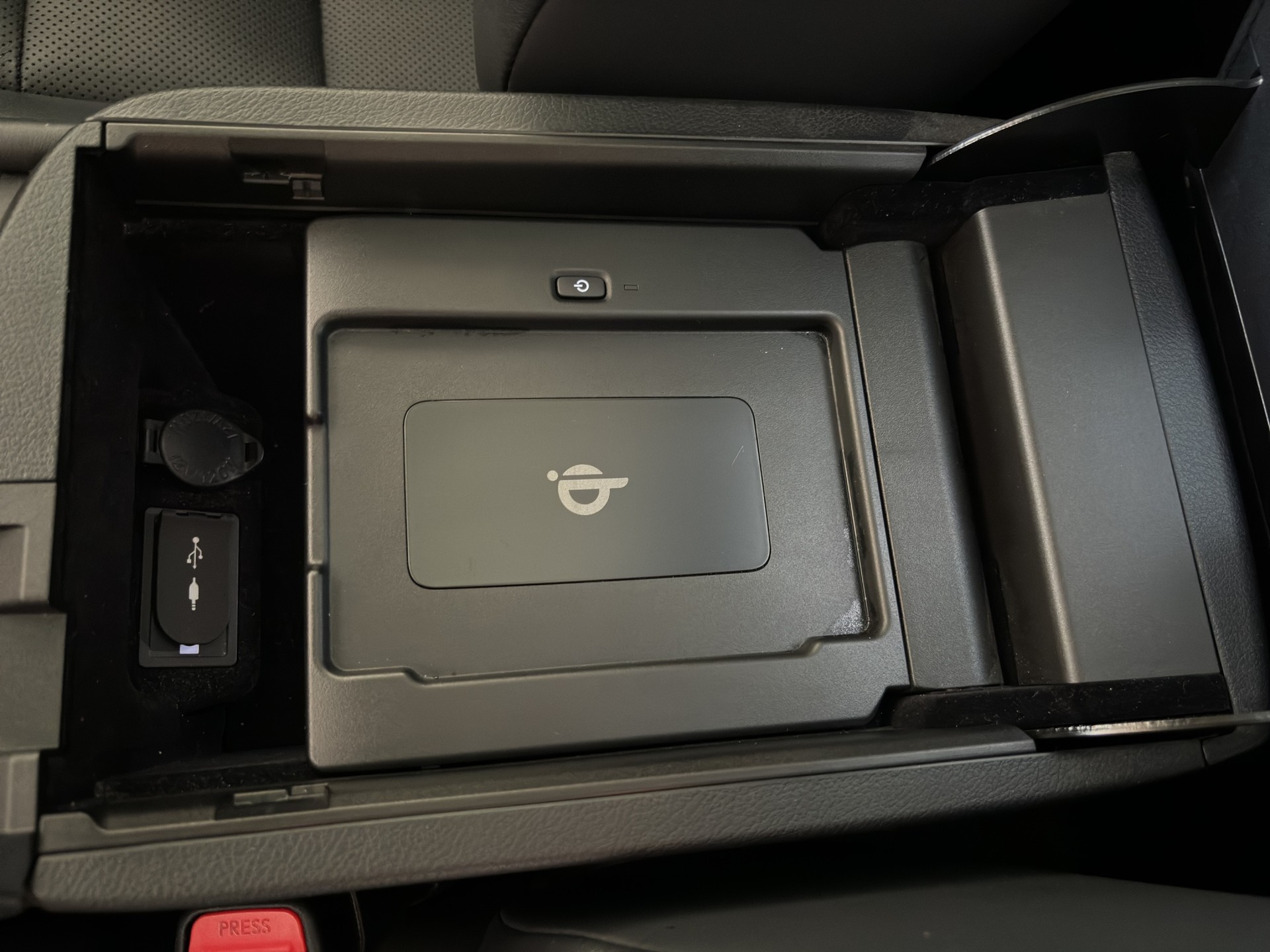 LEXUS NX 300h Excellence E-Four Automatic-image-29