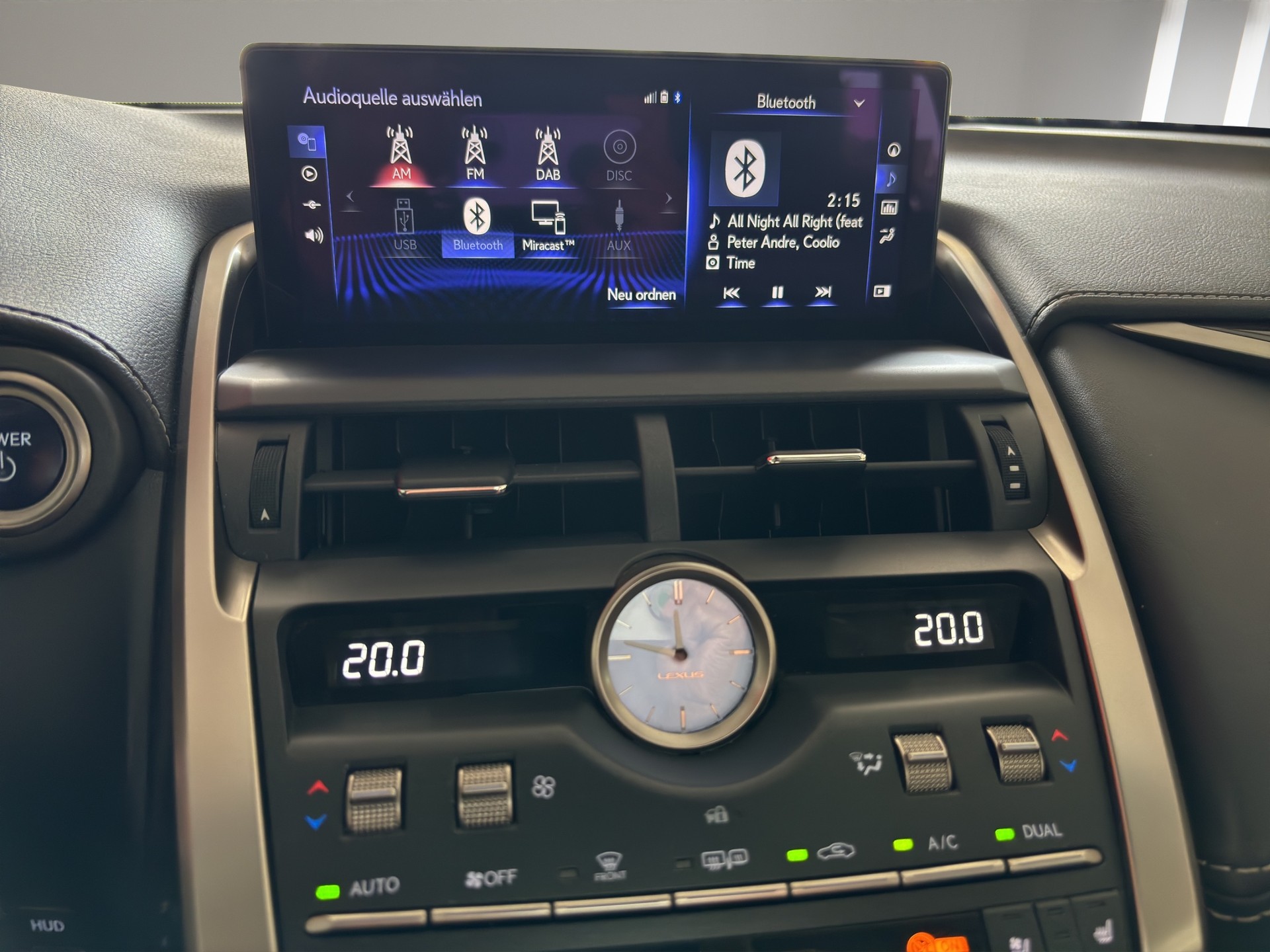 LEXUS NX 300h Excellence E-Four Automatic-image-23