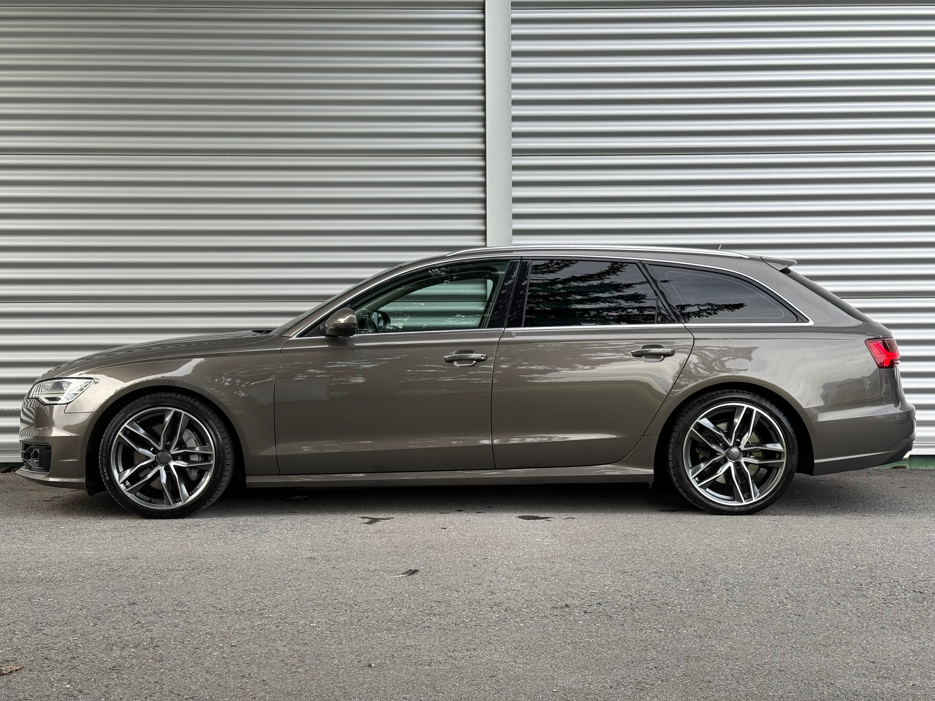 AUDI A6 Avant 3.0 BiTDI V6 quattro tiptronic-image-2