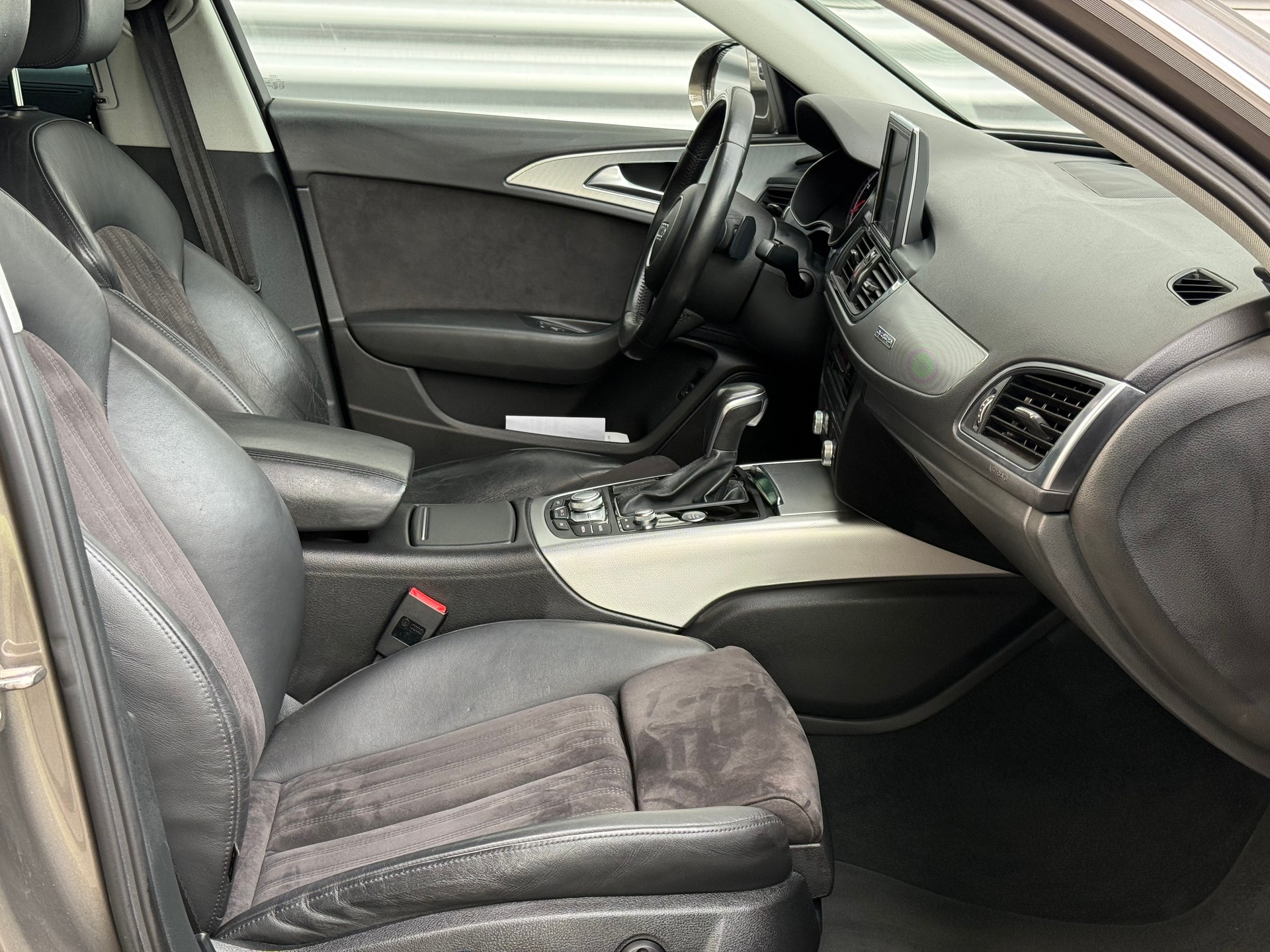 AUDI A6 Avant 3.0 BiTDI V6 quattro tiptronic-image-11