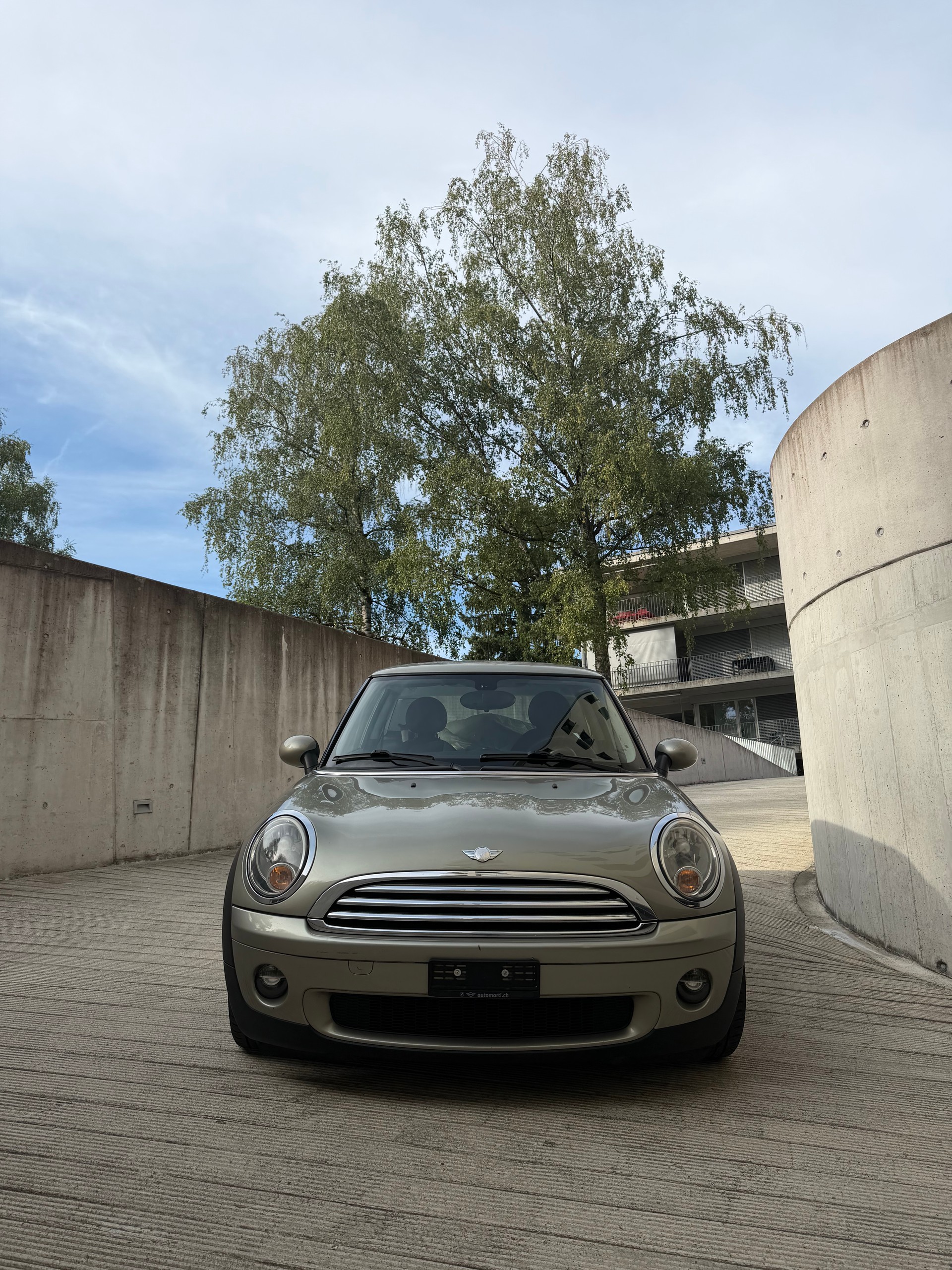 MINI Cooper 1.6 * ab MFK & Service / Klima / PDC / 8-Fach *-image-2