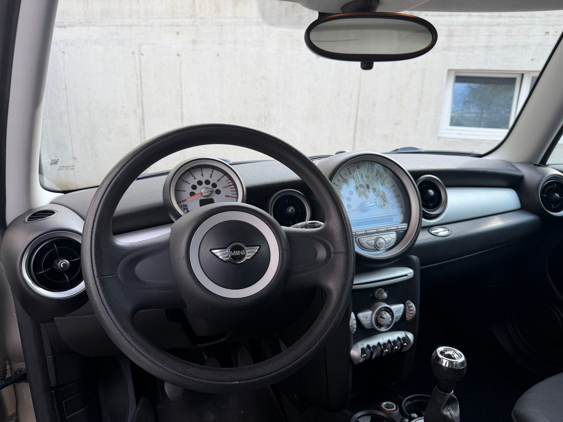 MINI Cooper 1.6 * ab MFK & Service / Klima / PDC / 8-Fach *-image-6