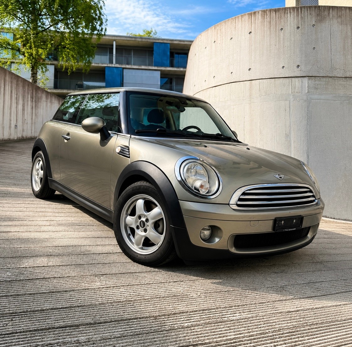 MINI Cooper 1.6 * ab MFK & Service / Klima / PDC / 8-Fach *-image-0