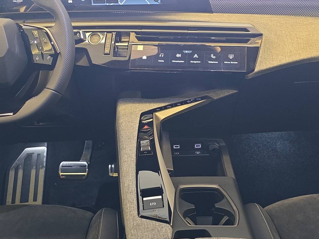 PEUGEOT 5008 195 Plug-in Hybrid e-DCS7 GT-image-6