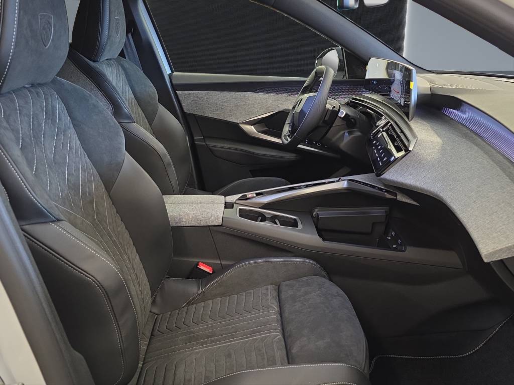 PEUGEOT 5008 195 Plug-in Hybrid e-DCS7 GT-image-10