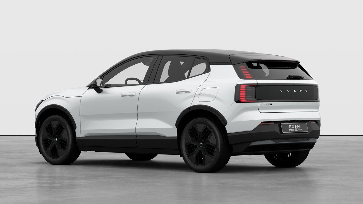 VOLVO EX30 CC P8 Plus AWD-image-1