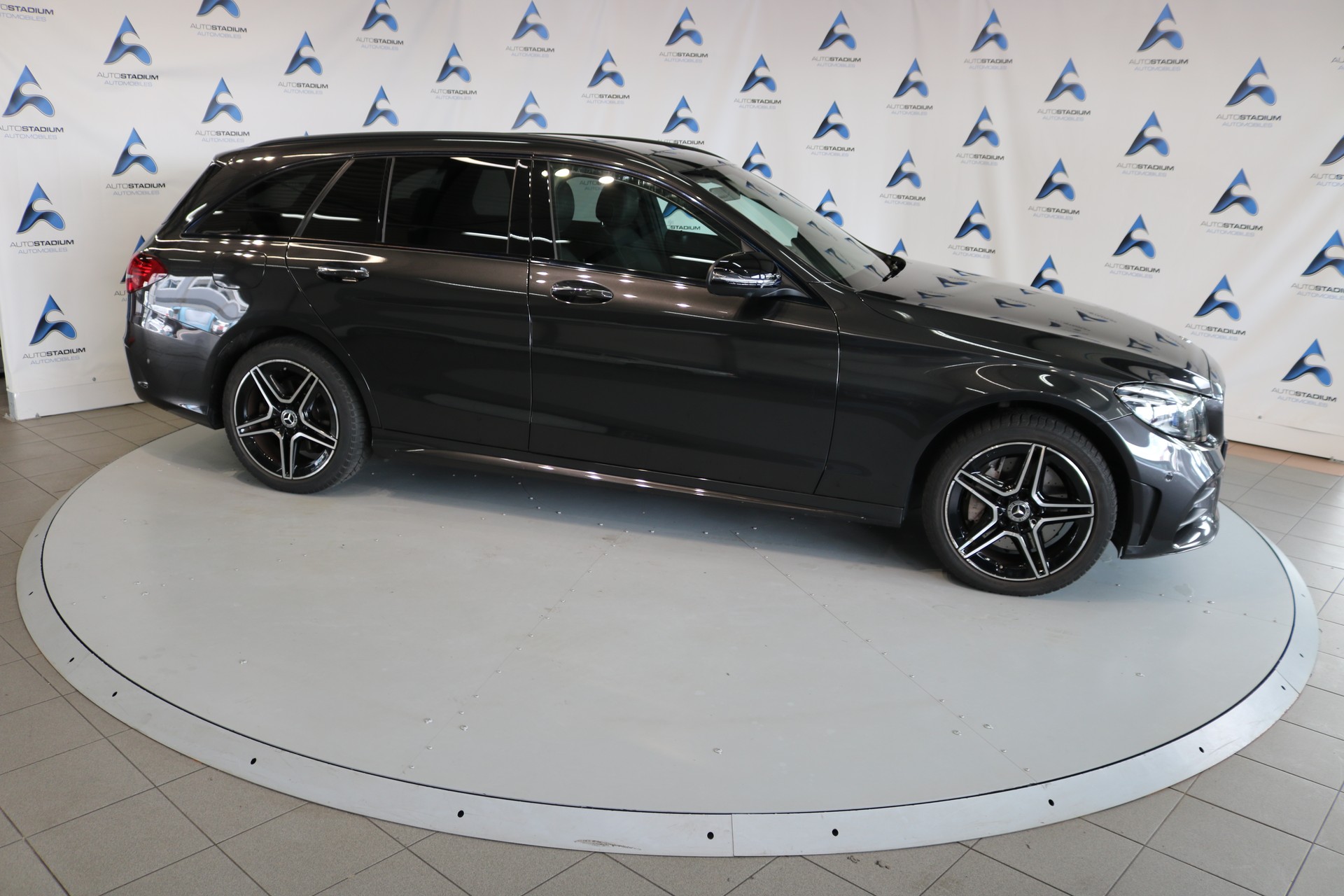 MERCEDES-BENZ C 300 d AMG Line 4Matic 9G-Tronic-image-23