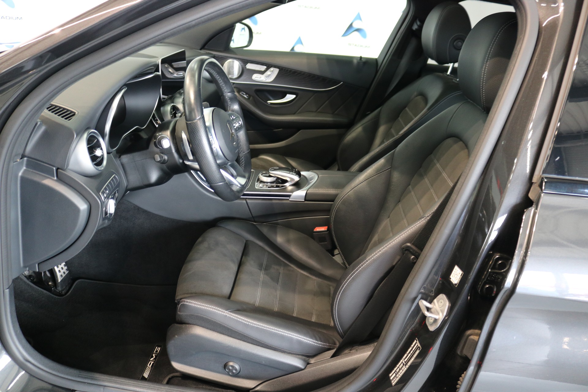 MERCEDES-BENZ C 300 d AMG Line 4Matic 9G-Tronic-image-41