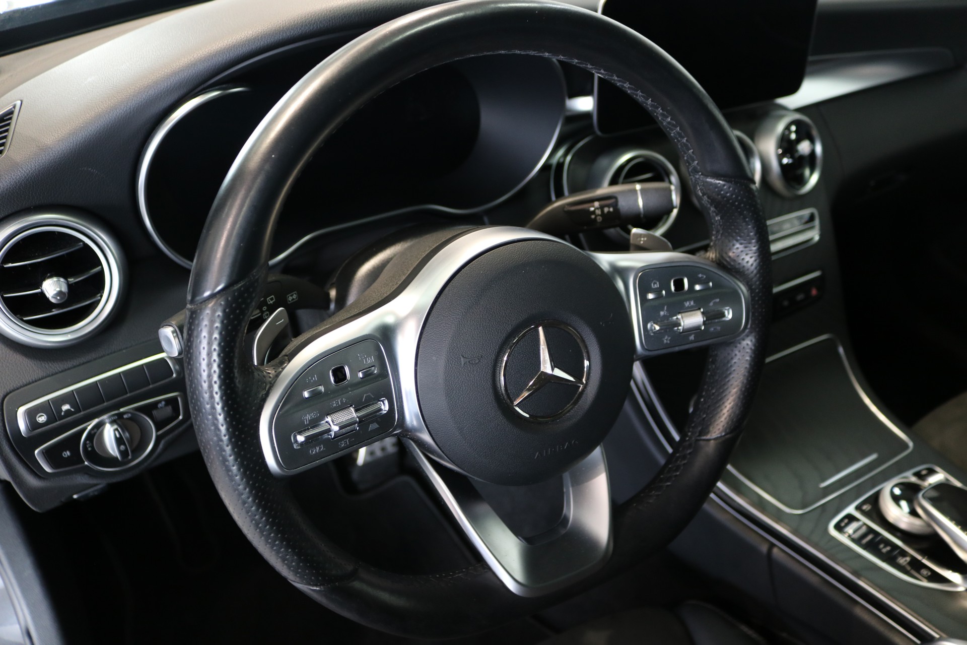 MERCEDES-BENZ C 300 d AMG Line 4Matic 9G-Tronic-image-46