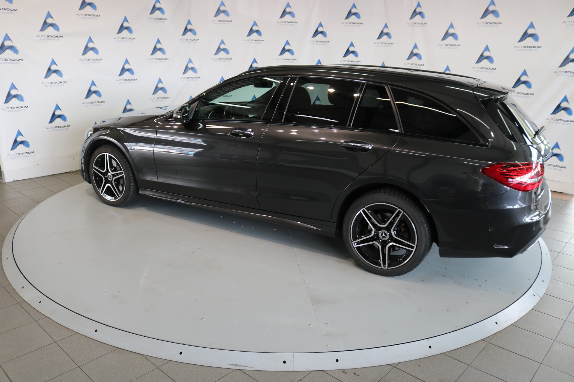 MERCEDES-BENZ C 300 d AMG Line 4Matic 9G-Tronic-image-11