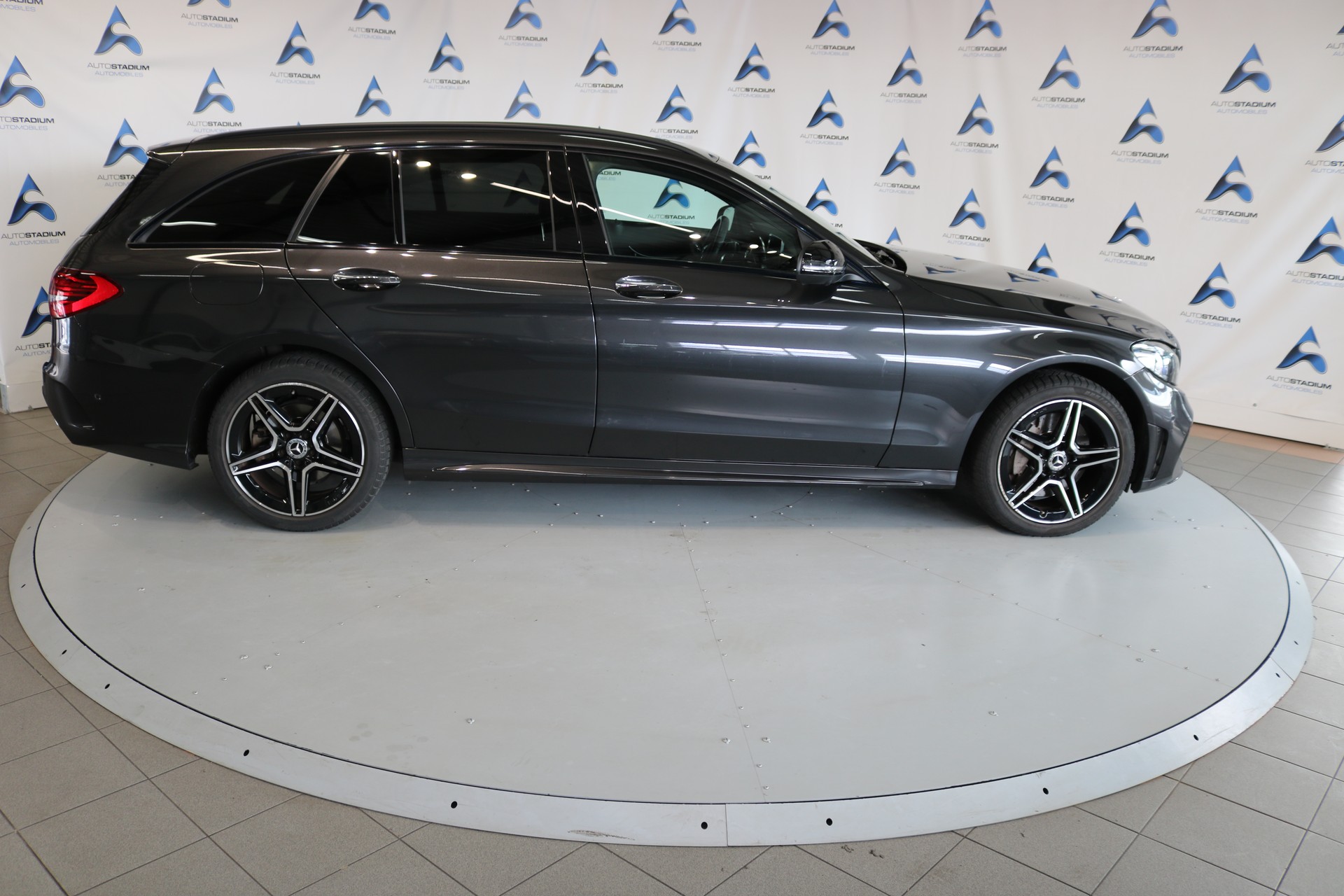 MERCEDES-BENZ C 300 d AMG Line 4Matic 9G-Tronic-image-21