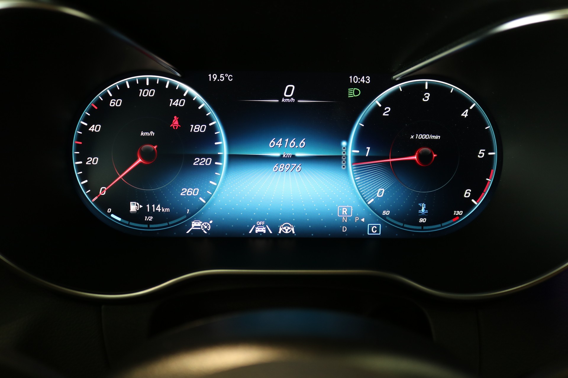 MERCEDES-BENZ C 300 d AMG Line 4Matic 9G-Tronic-image-48