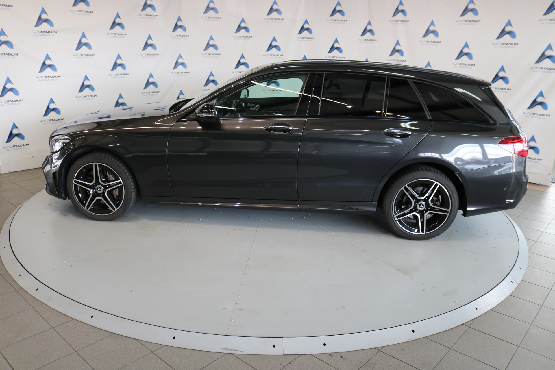 MERCEDES-BENZ C 300 d AMG Line 4Matic 9G-Tronic-image-9