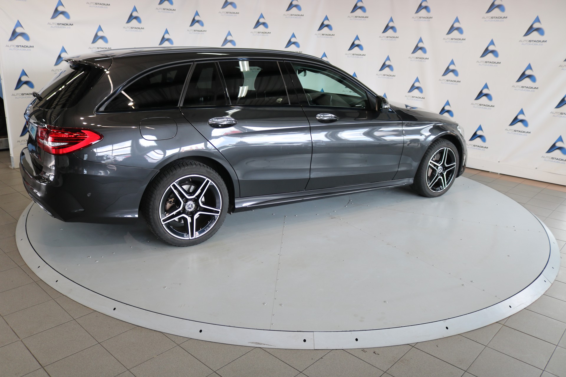 MERCEDES-BENZ C 300 d AMG Line 4Matic 9G-Tronic-image-19