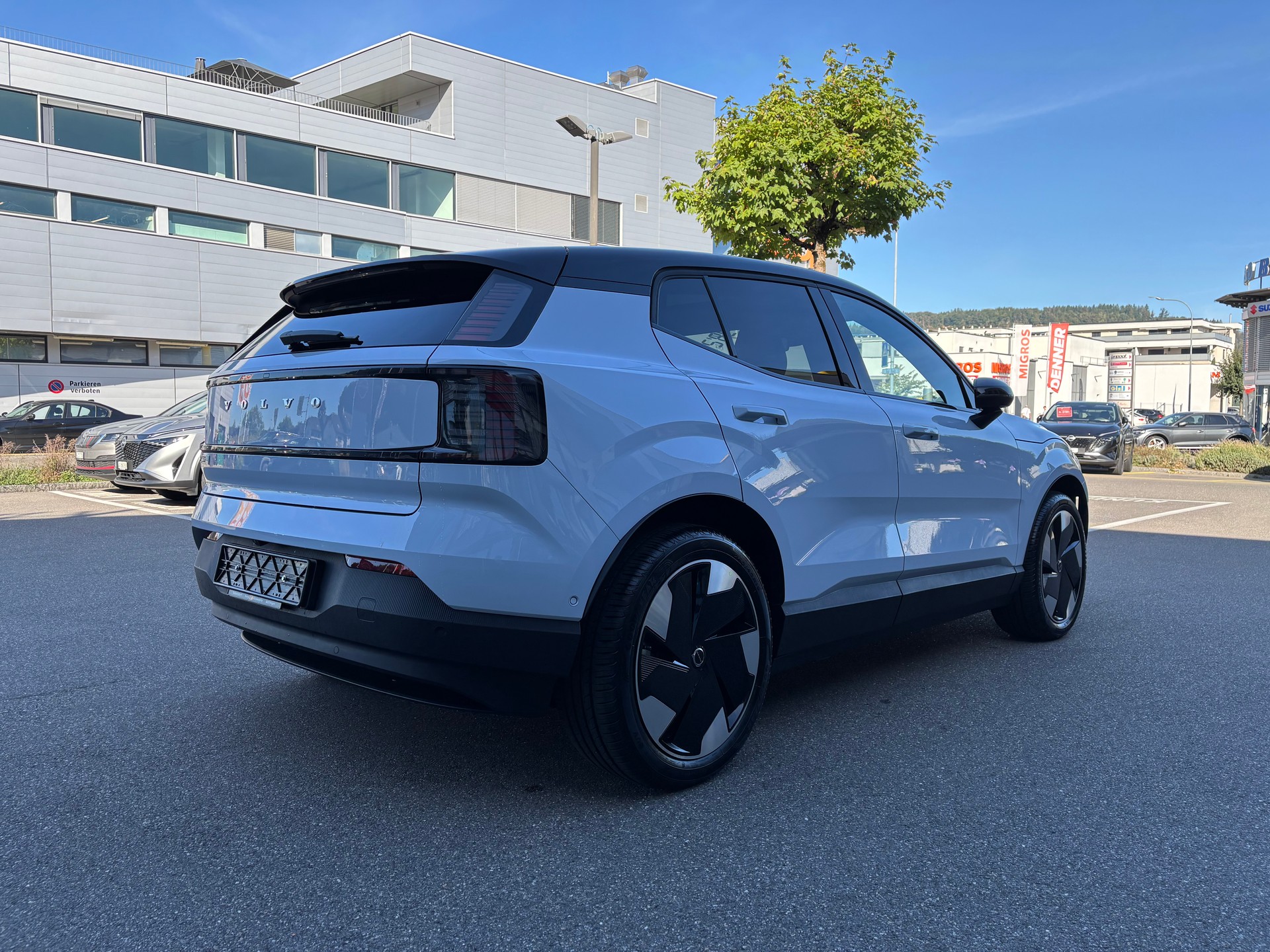 VOLVO EX30 E60 69kWh Twin Ultra-image-5