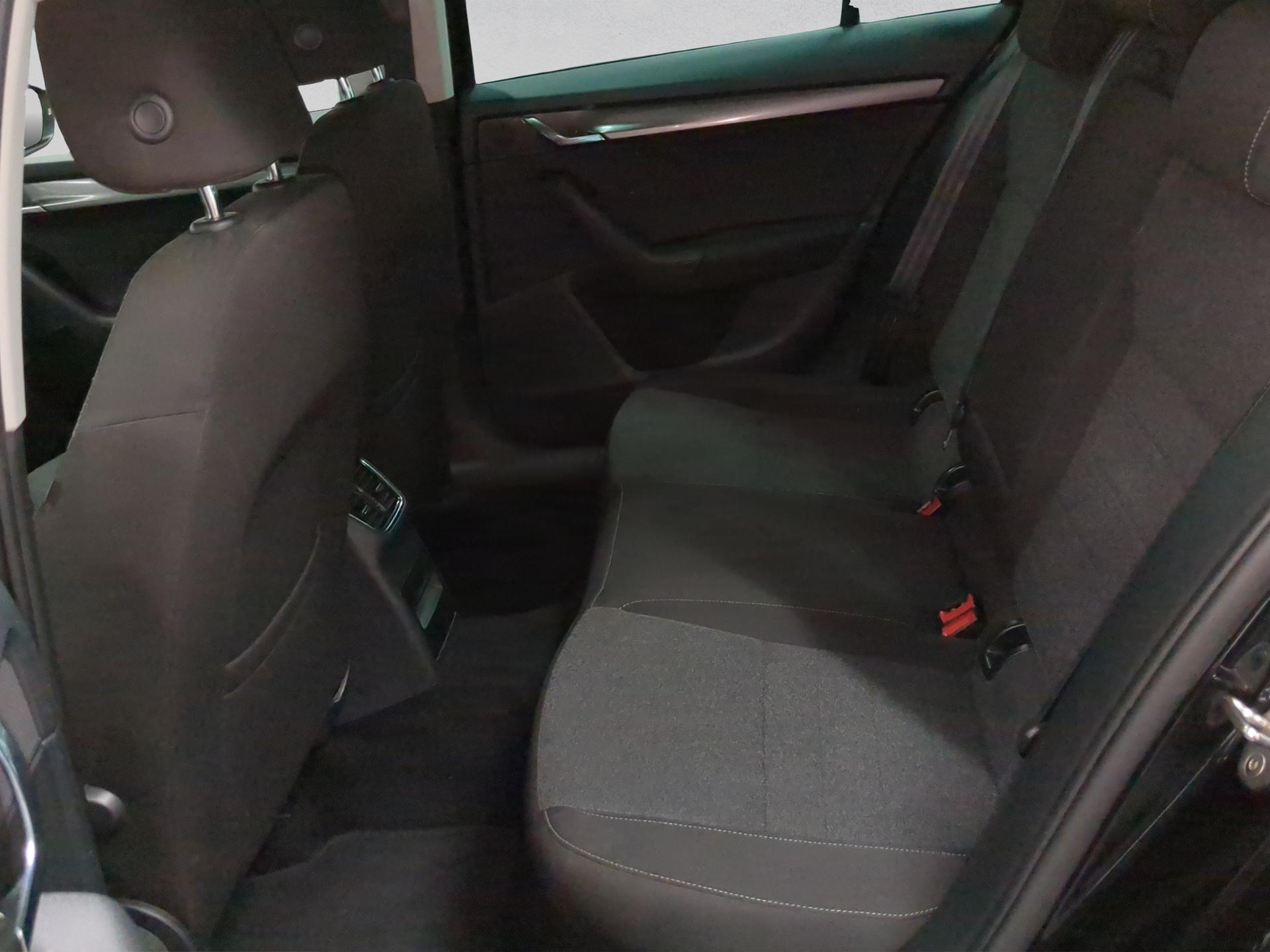 SKODA Octavia Combi 1.5 TSI Soleil DSG-image-13