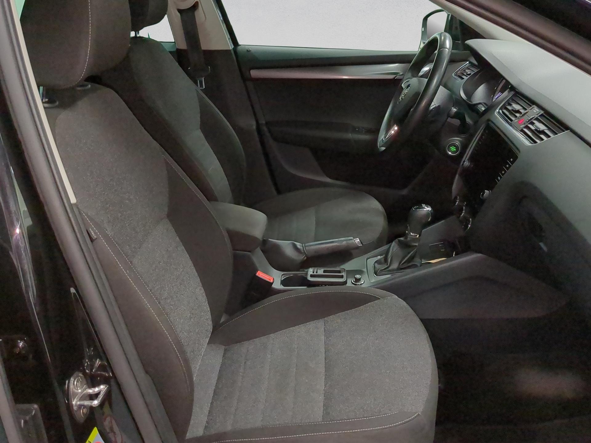 SKODA Octavia Combi 1.5 TSI Soleil DSG-image-15