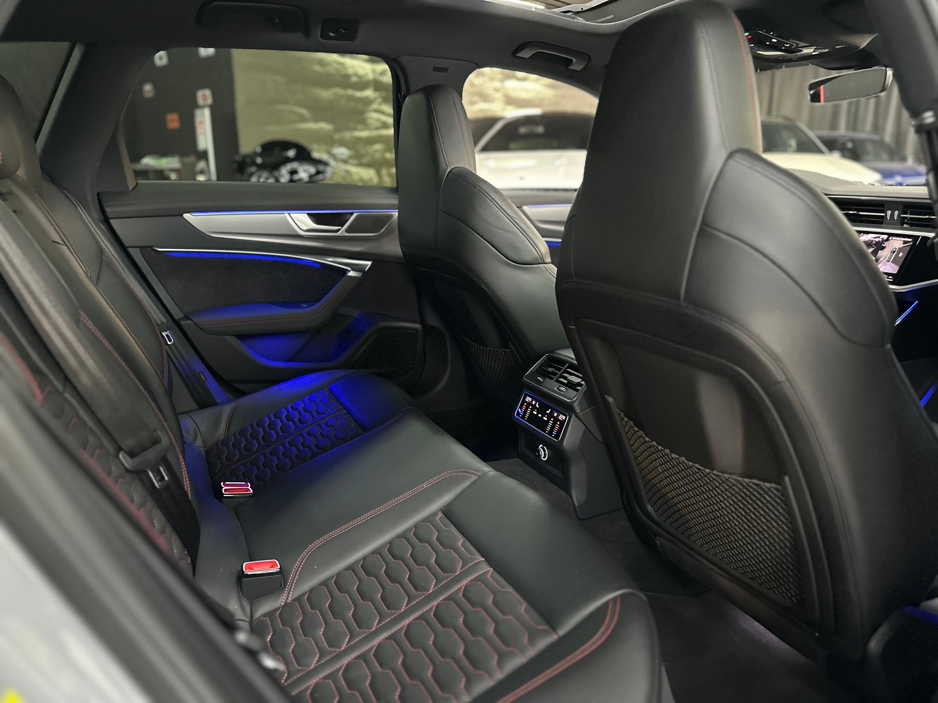 AUDI RS6 Avant 4.0 TFSI V8 quattro-image-13