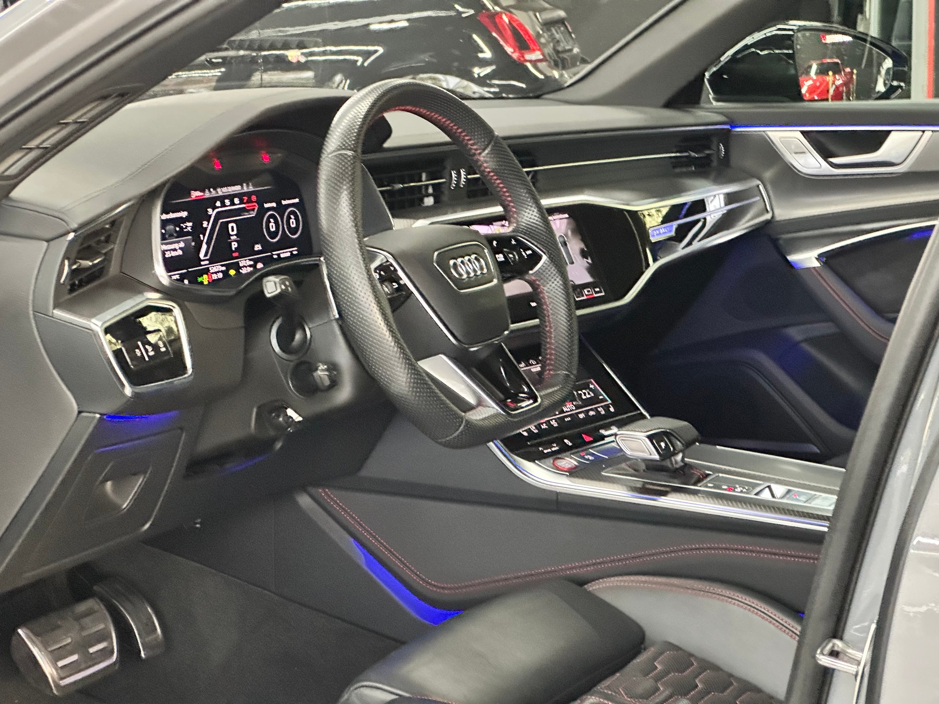 AUDI RS6 Avant 4.0 TFSI V8 quattro-image-8