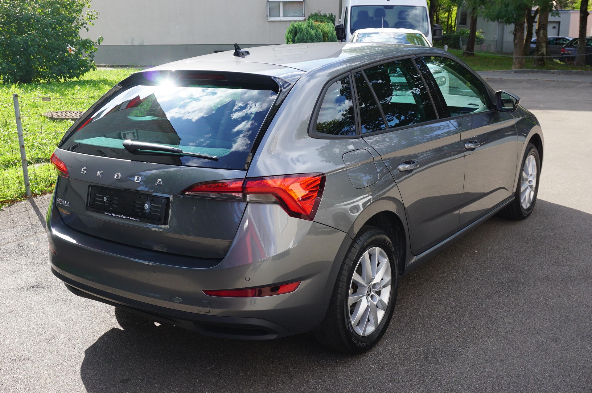 SKODA Scala 1.0 TSI 110 Ambition DSG-image-1