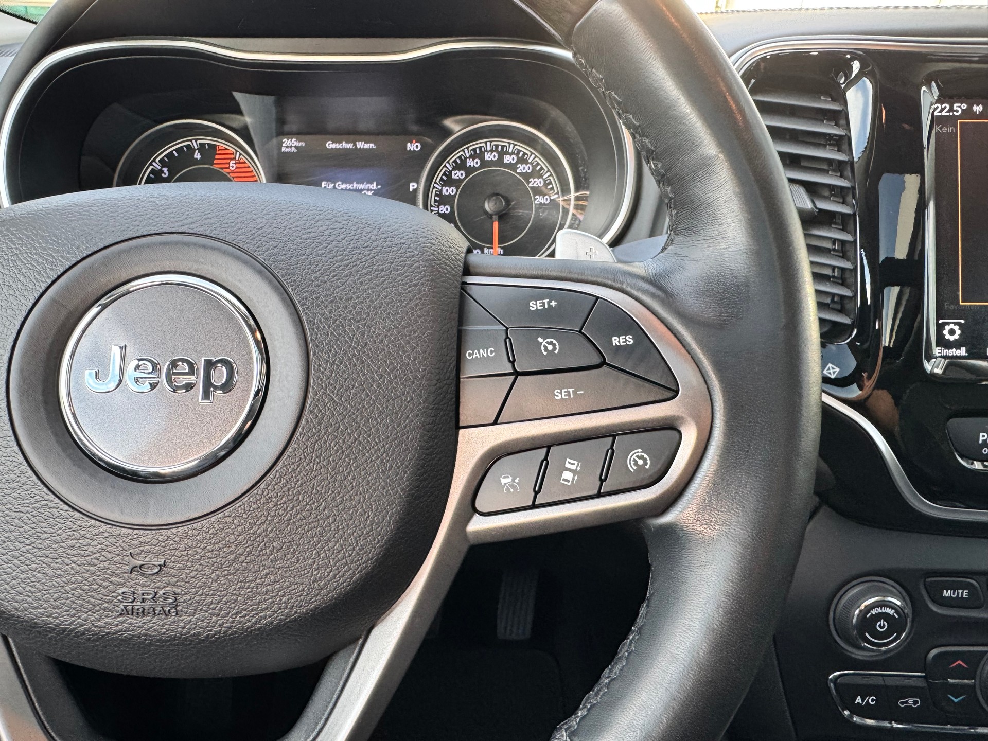 JEEP Cherokee 2.2MJ Overland+4x4+Aut+Navi+LED+Leder+Sitzheizung+Panorama+ACC+Getönte Scheiben+El.Heckklappe+Winterräder+AHK+-image-24