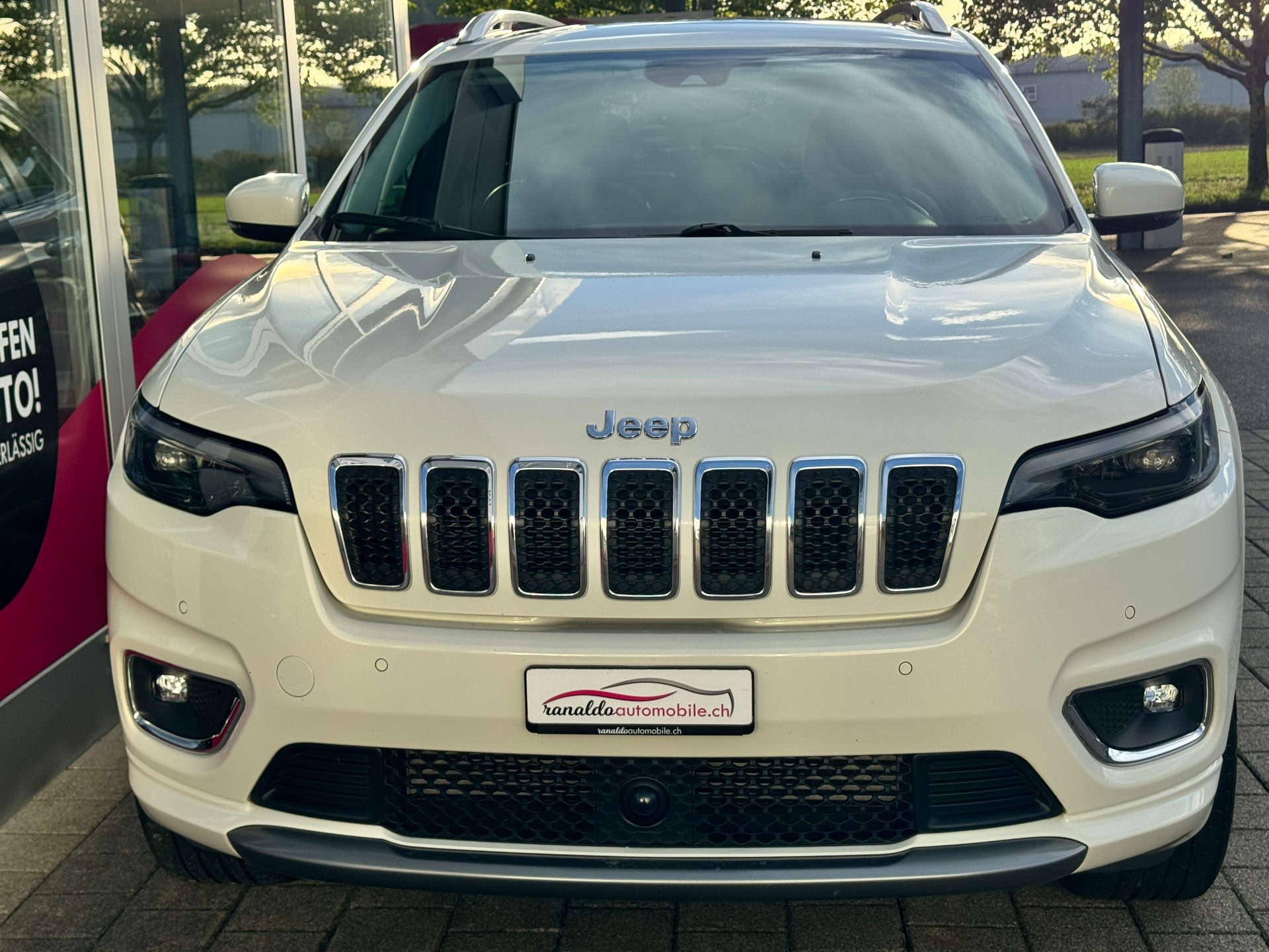 JEEP Cherokee 2.2MJ Overland+4x4+Aut+Navi+LED+Leder+Sitzheizung+Panorama+ACC+Getönte Scheiben+El.Heckklappe+Winterräder+AHK+-image-3