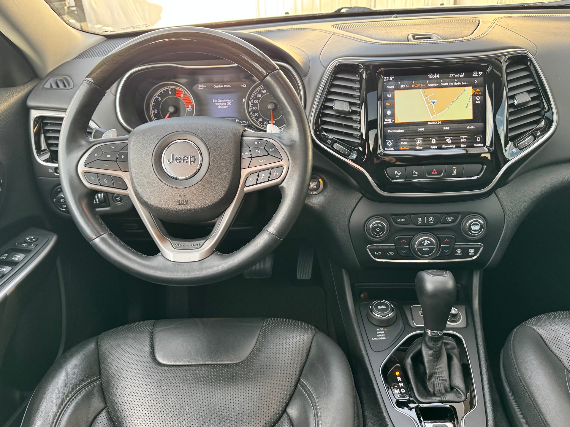 JEEP Cherokee 2.2MJ Overland+4x4+Aut+Navi+LED+Leder+Sitzheizung+Panorama+ACC+Getönte Scheiben+El.Heckklappe+Winterräder+AHK+-image-13