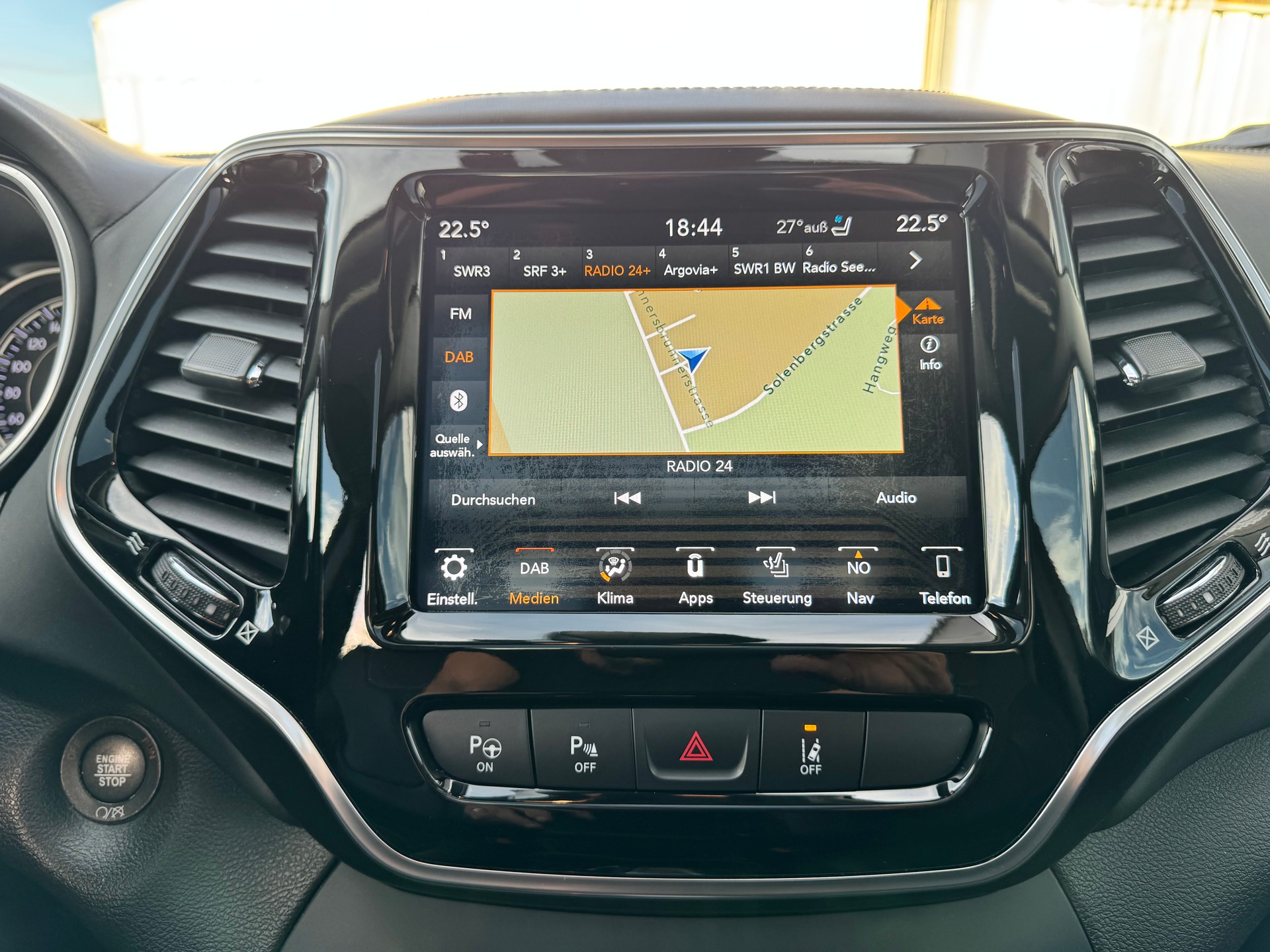 JEEP Cherokee 2.2MJ Overland+4x4+Aut+Navi+LED+Leder+Sitzheizung+Panorama+ACC+Getönte Scheiben+El.Heckklappe+Winterräder+AHK+-image-16