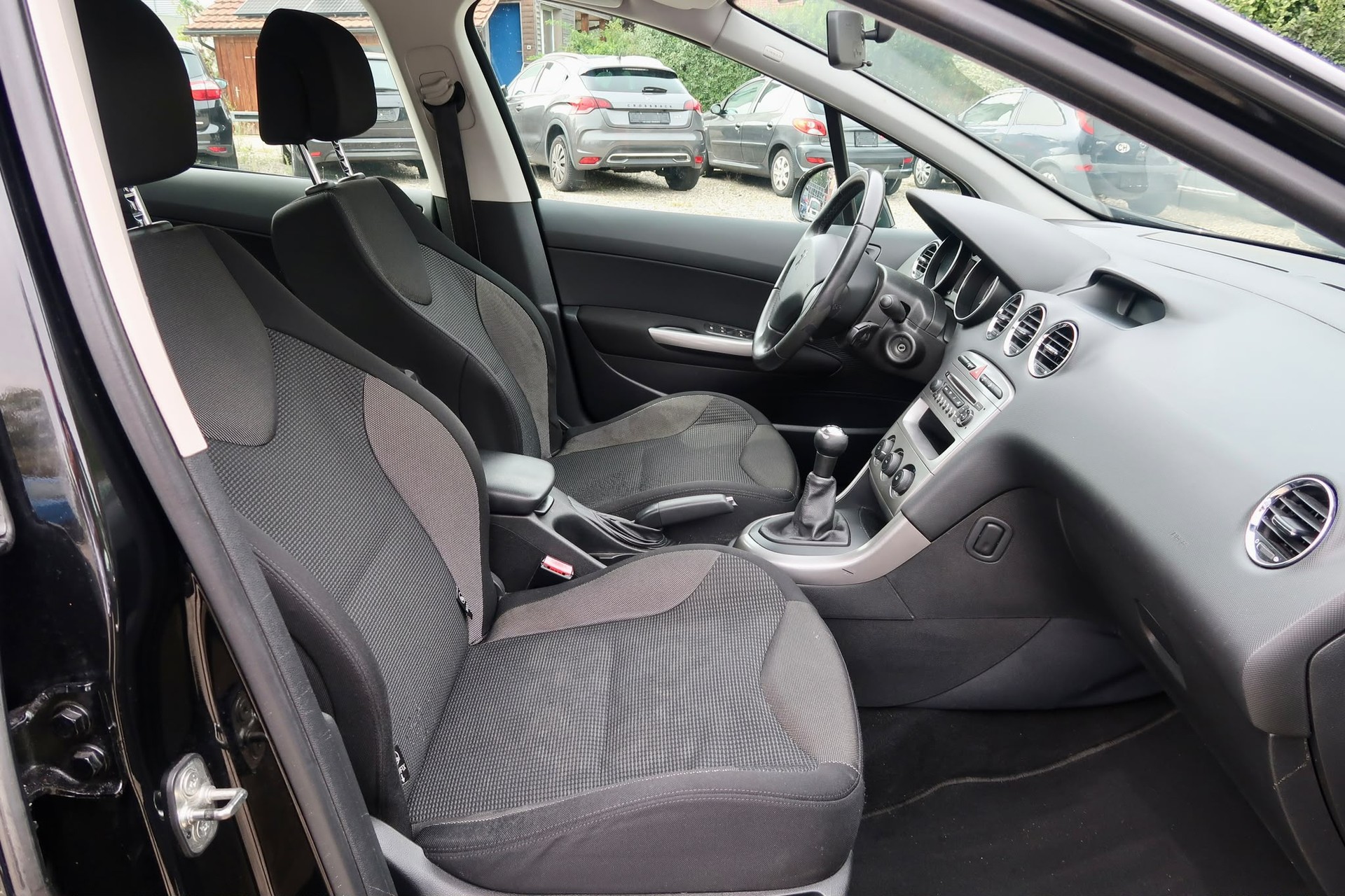 PEUGEOT 308 1.6 16V VTI Sport-image-6