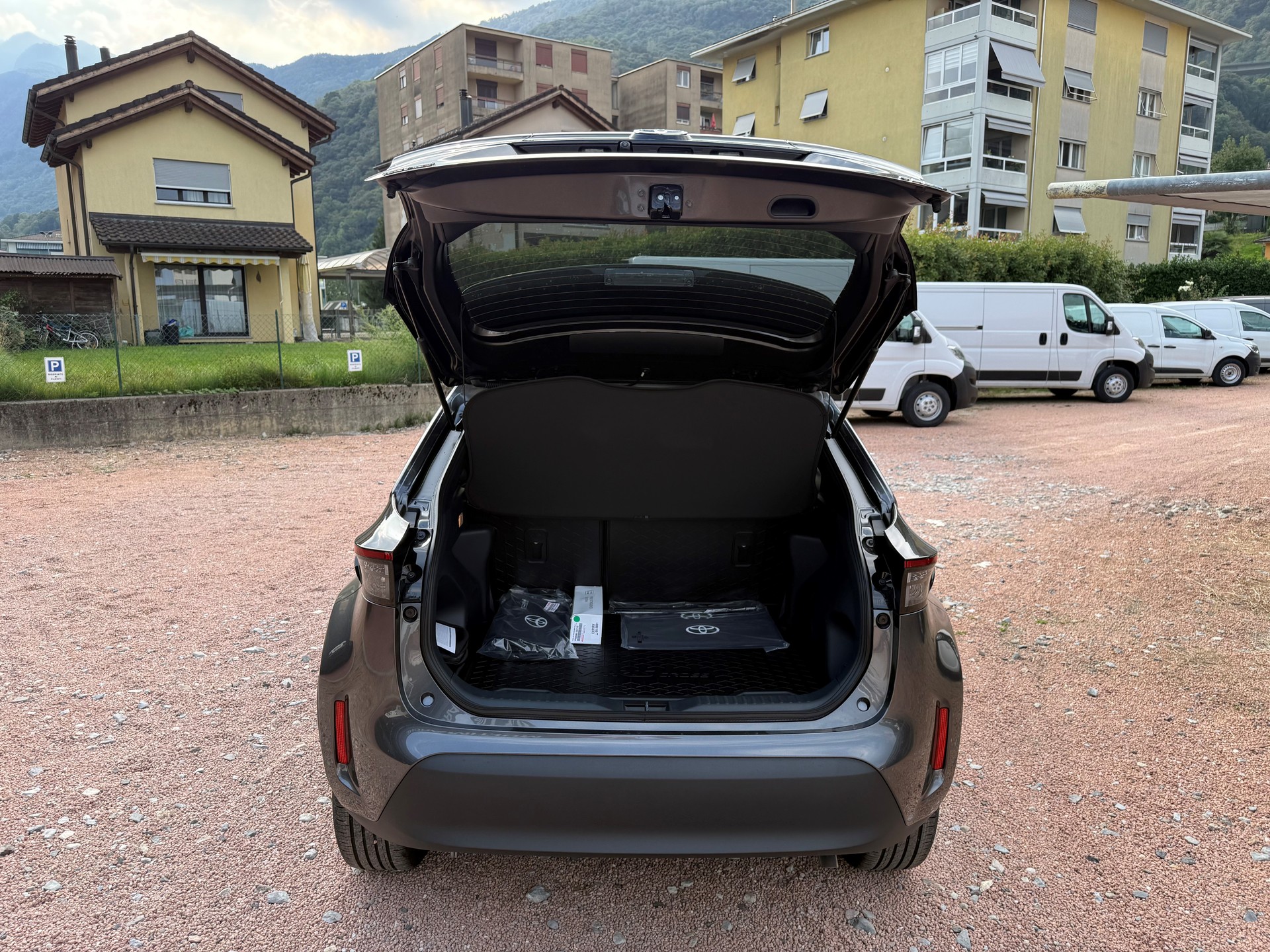 TOYOTA Yaris Cross 1.5 Trend e-CVT-image-4