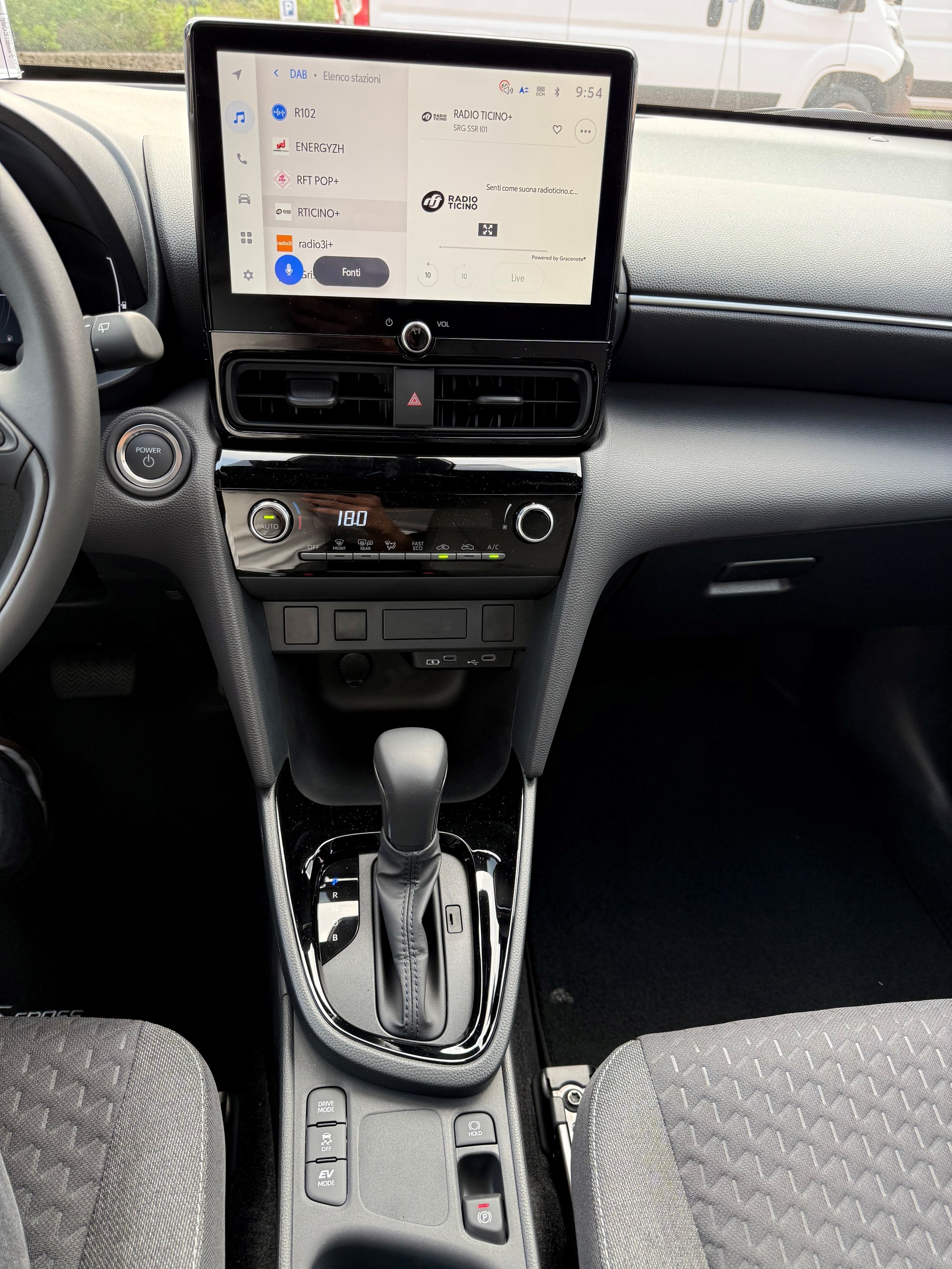 TOYOTA Yaris Cross 1.5 Trend e-CVT-image-11