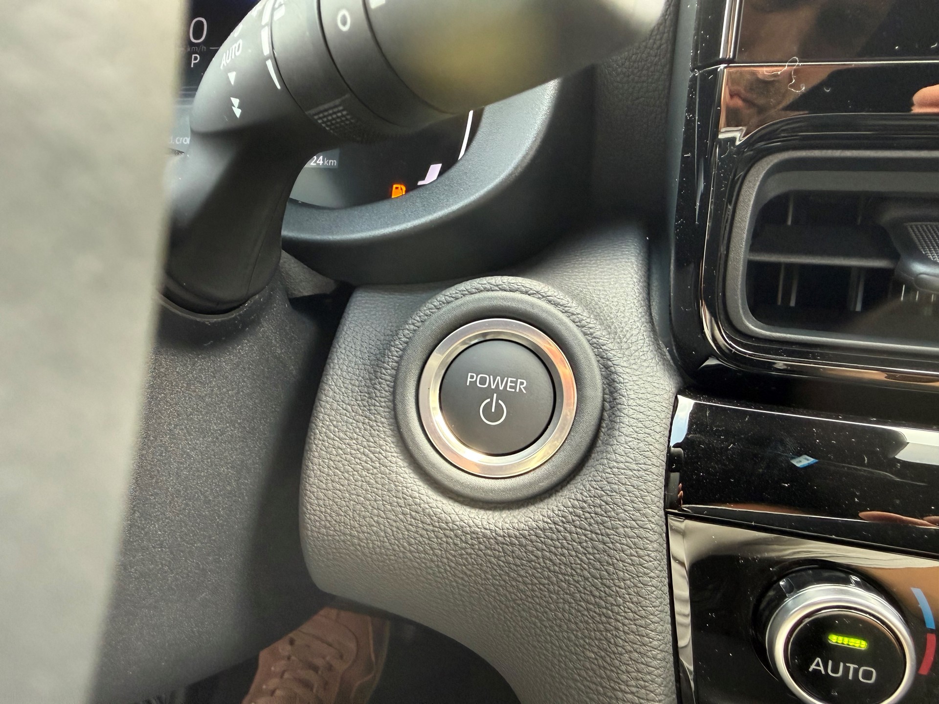 TOYOTA Yaris Cross 1.5 Trend e-CVT-image-12