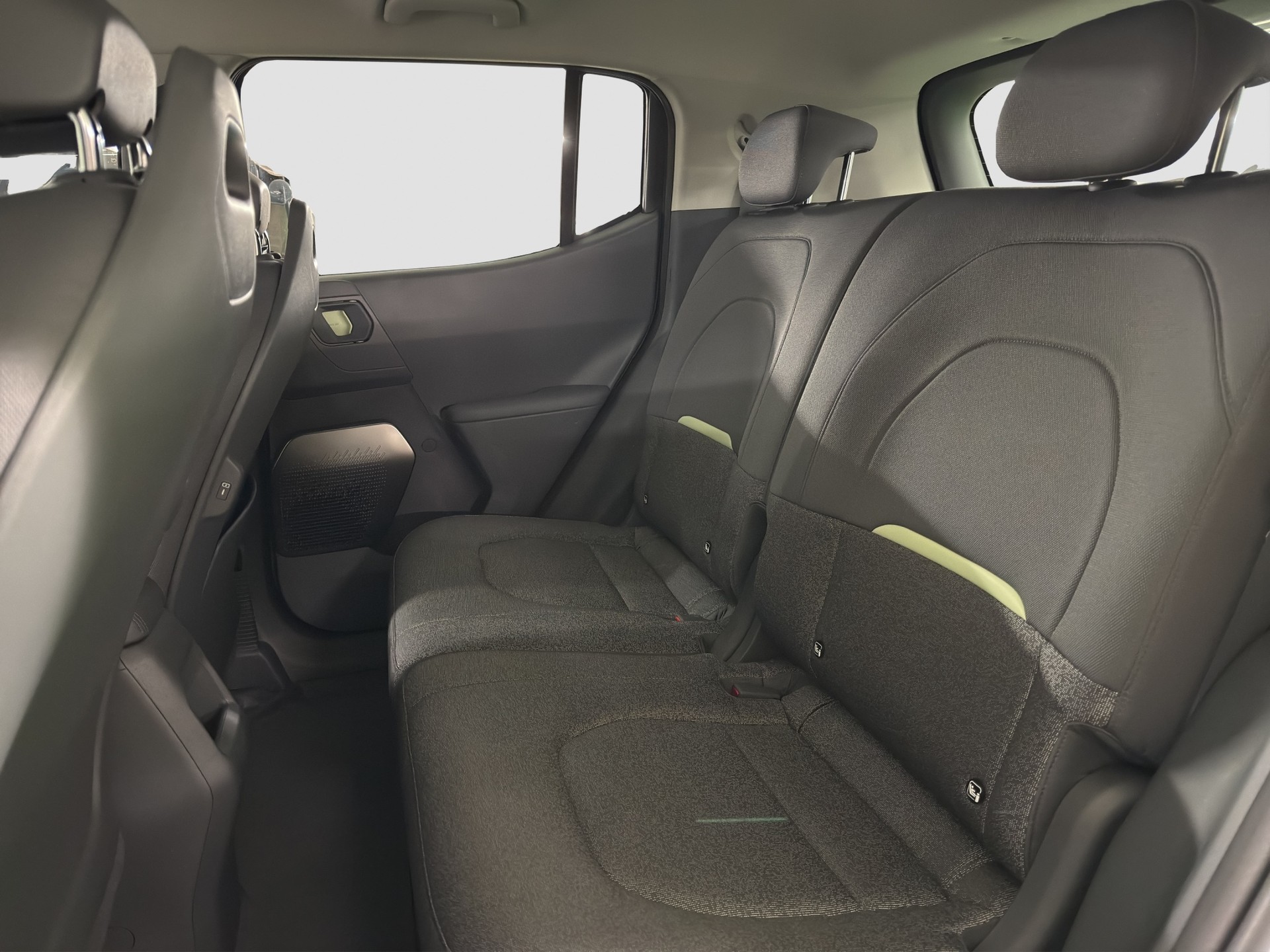 KIA EV2 61 kWh Air 4P-image-10