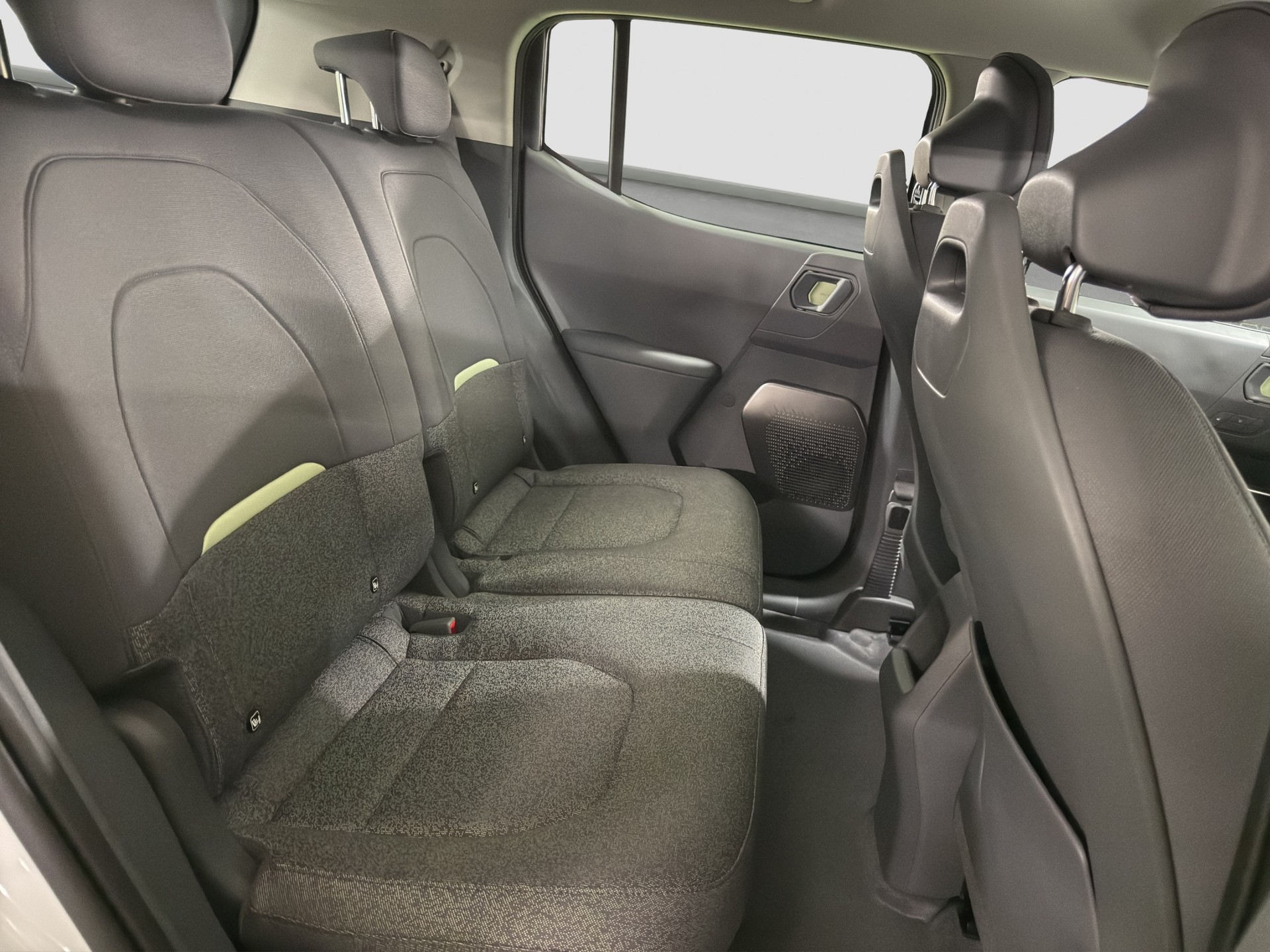 KIA EV2 61 kWh Air 4P-image-11