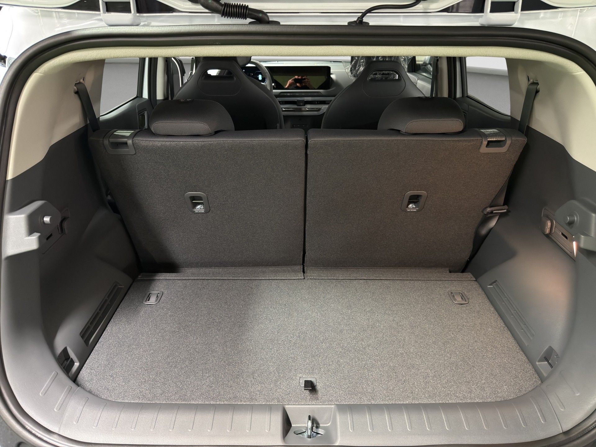 KIA EV2 61 kWh Air 4P-image-15