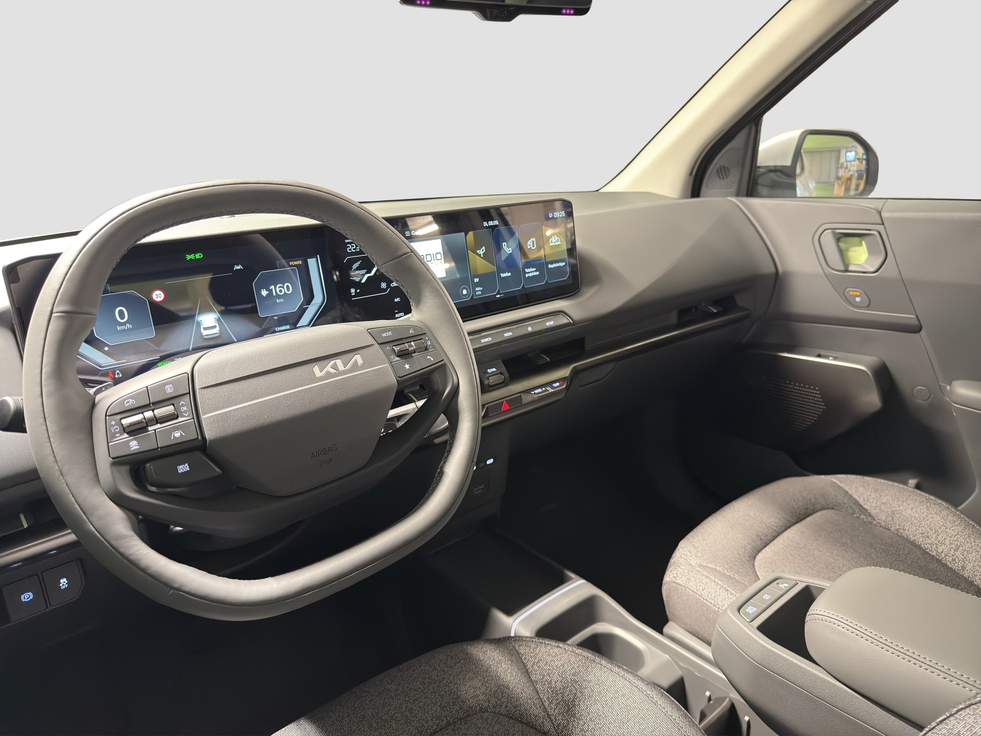 KIA EV2 61 kWh Air 4P-image-12