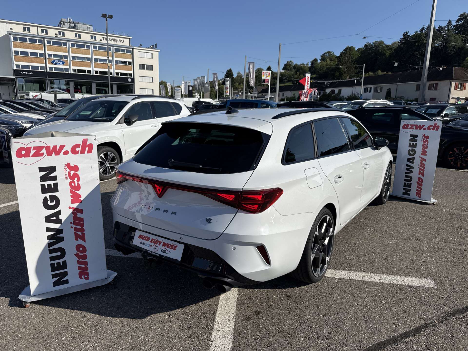 CUPRA LEON ST 2.0 TSi VZ 4Drive 333PS DSG-Automat-image-2