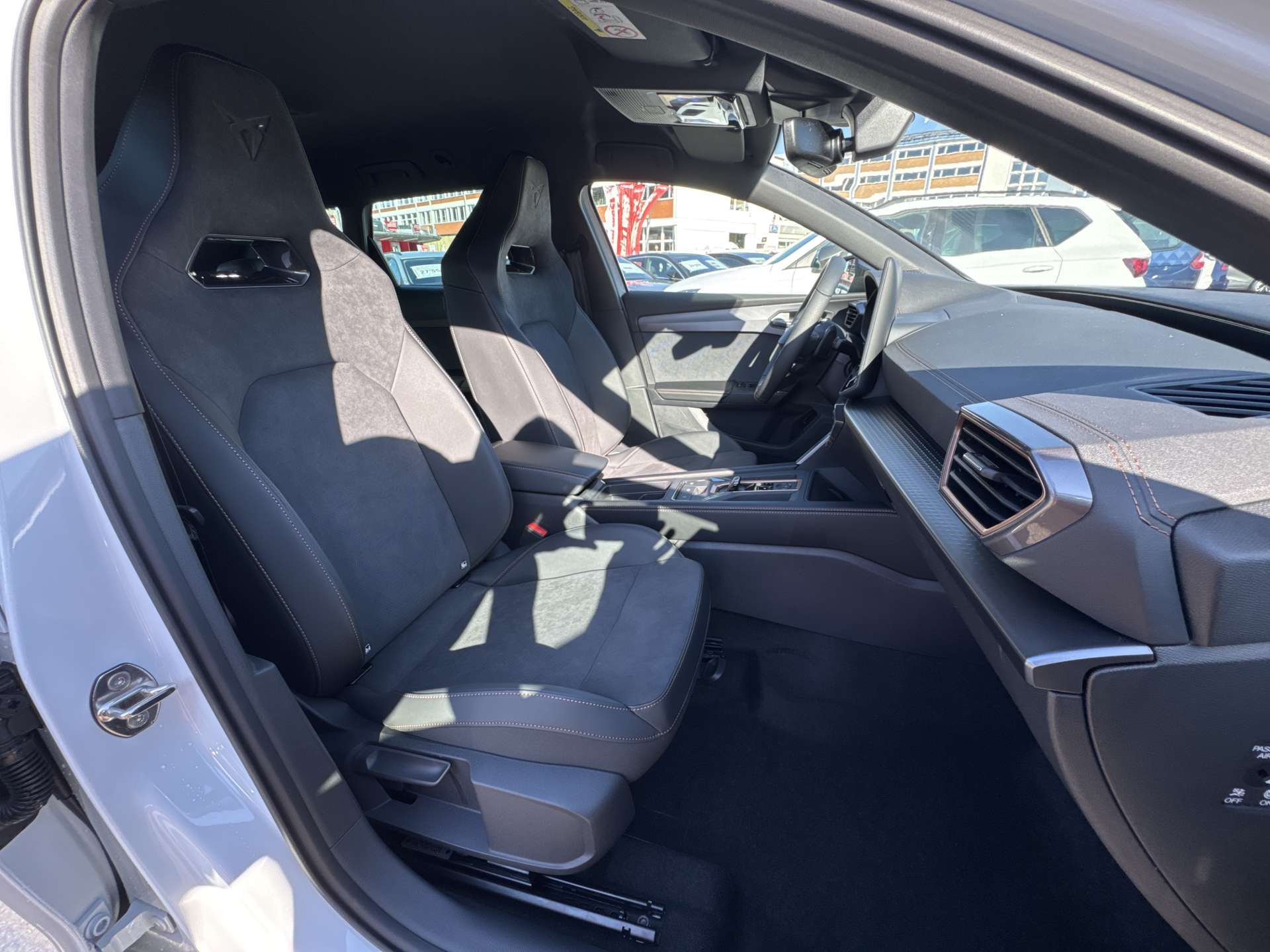 CUPRA LEON ST 2.0 TSi VZ 4Drive 333PS DSG-Automat-image-12