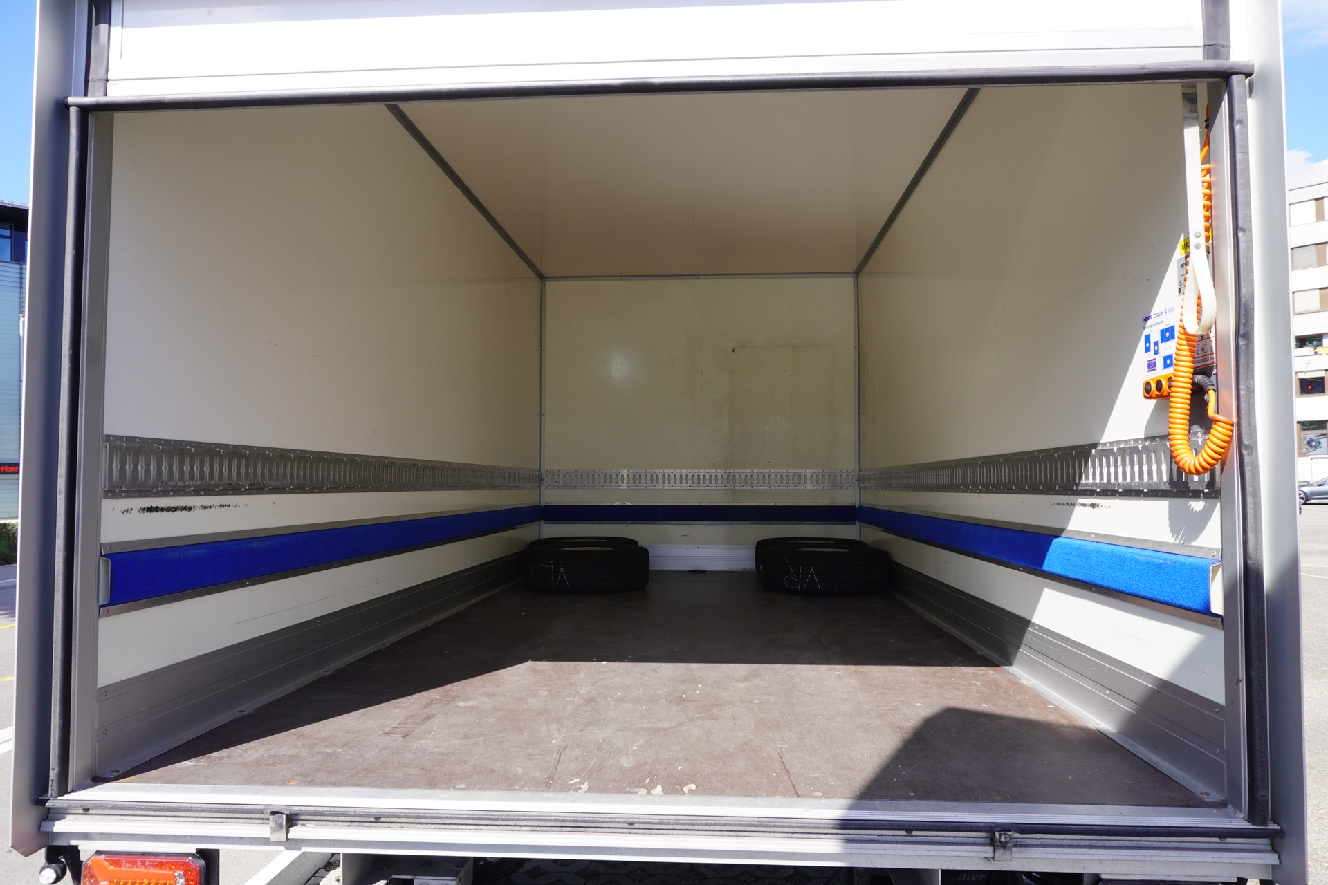 VW Crafter 35 2.0 BiTDI Hebebuhne Champion L4 A-image-26