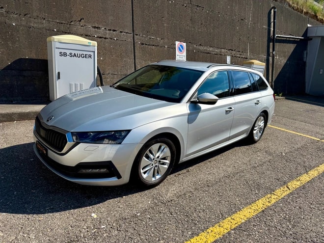 SKODA Octavia Combi 2.0 TDI DSG Ambition-image-1