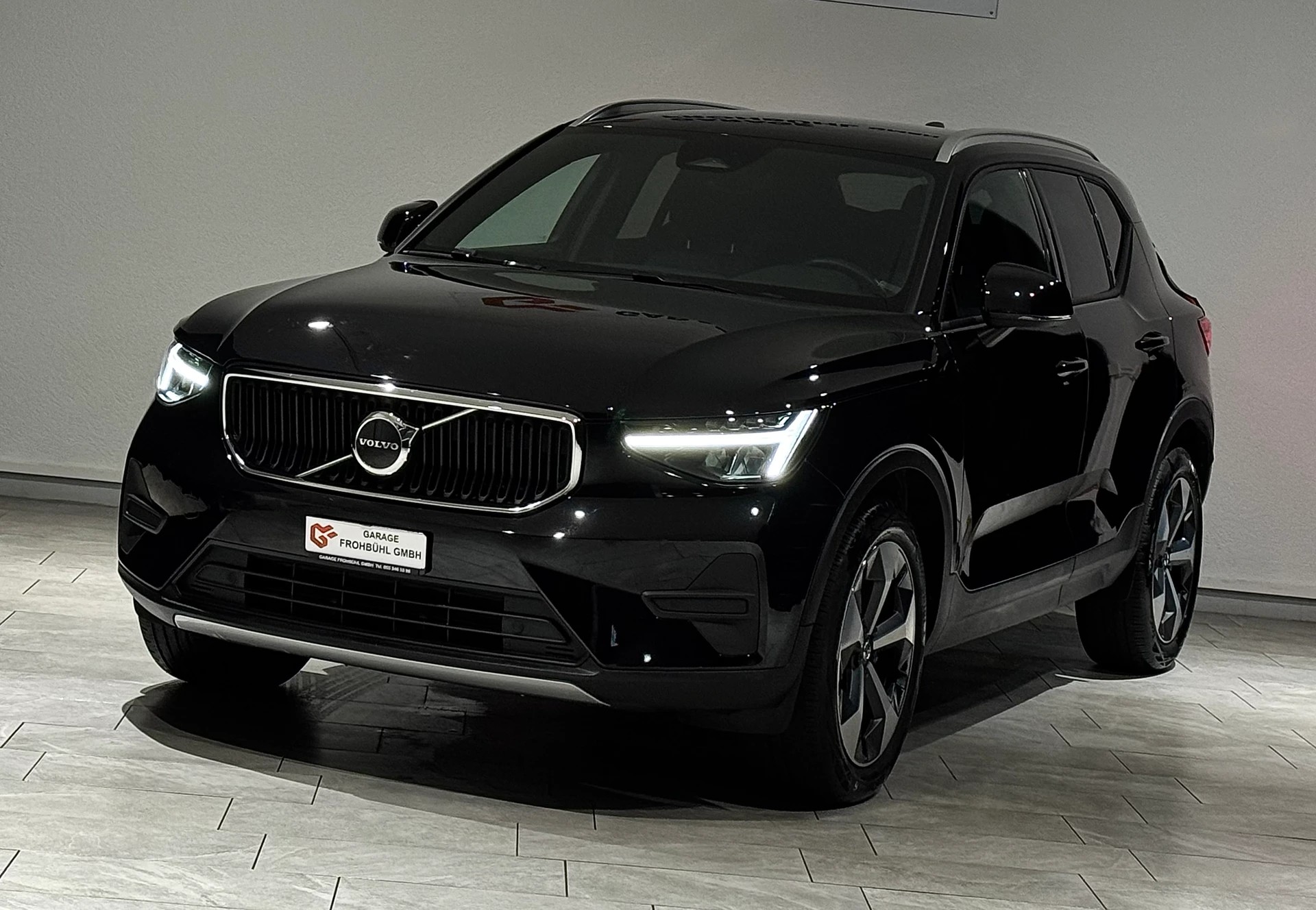 VOLVO XC40 B3 Benzin Mild Hybrid Core DCT-image-0