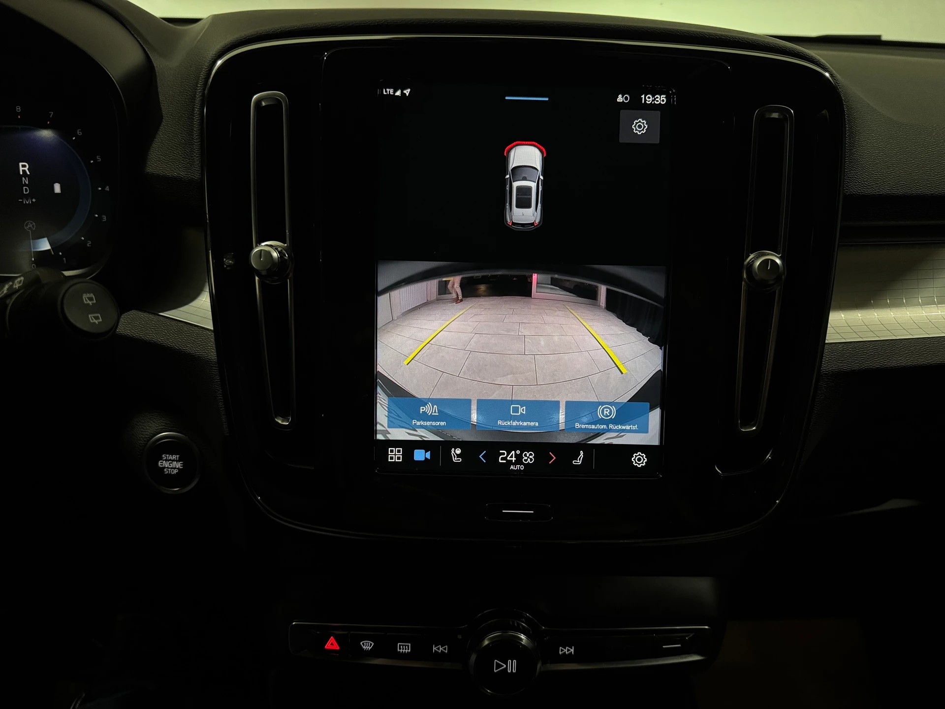 VOLVO XC40 B3 Benzin Mild Hybrid Core DCT-image-15