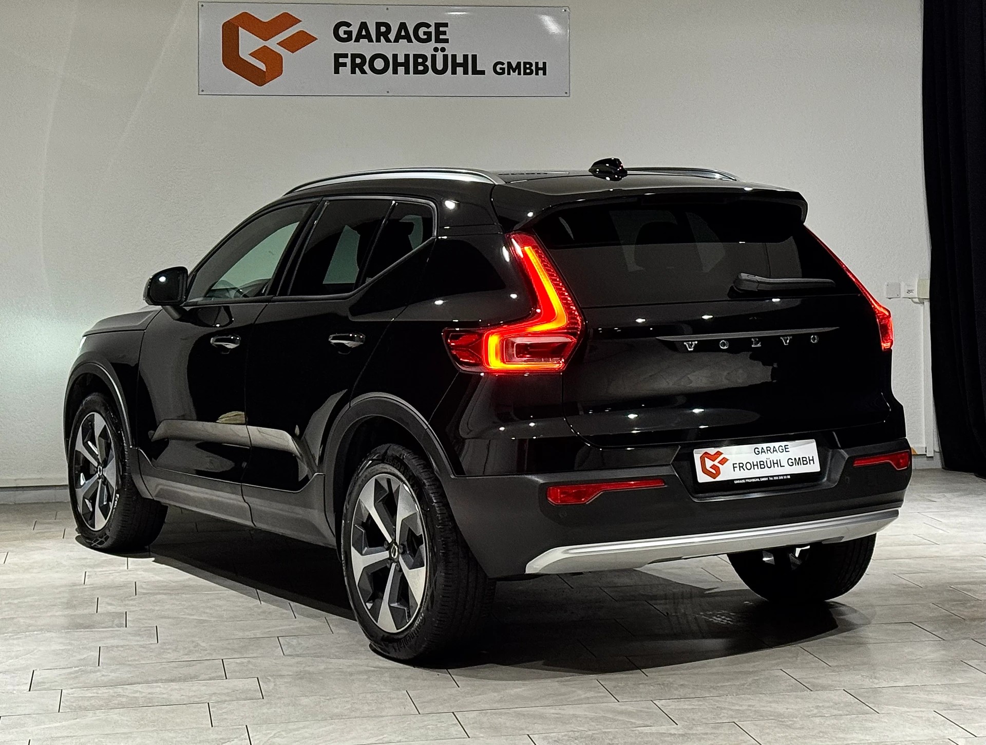 VOLVO XC40 B3 Benzin Mild Hybrid Core DCT-image-4