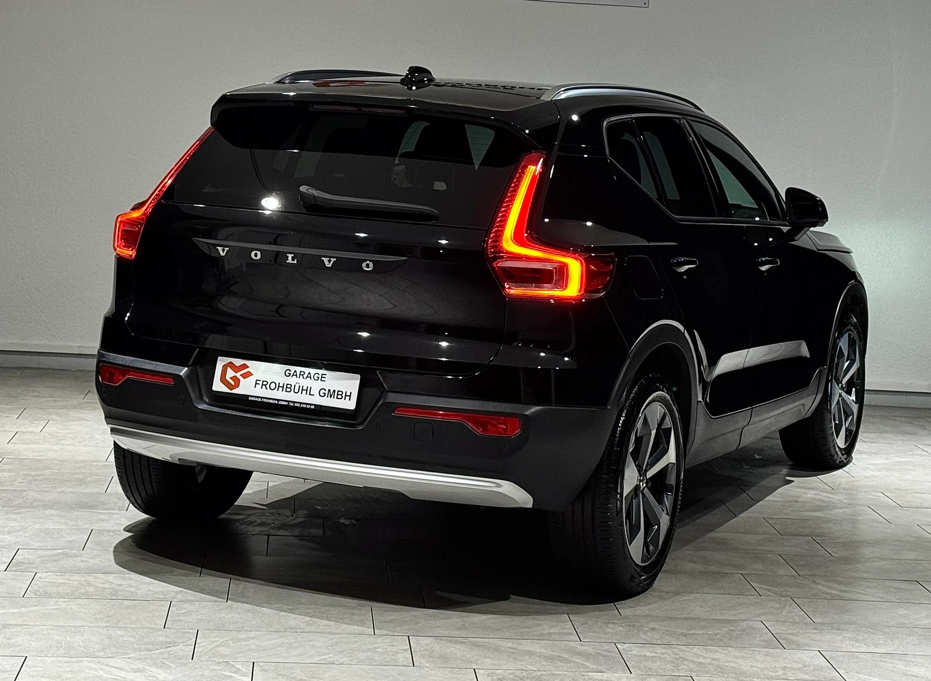 VOLVO XC40 B3 Benzin Mild Hybrid Core DCT-image-3