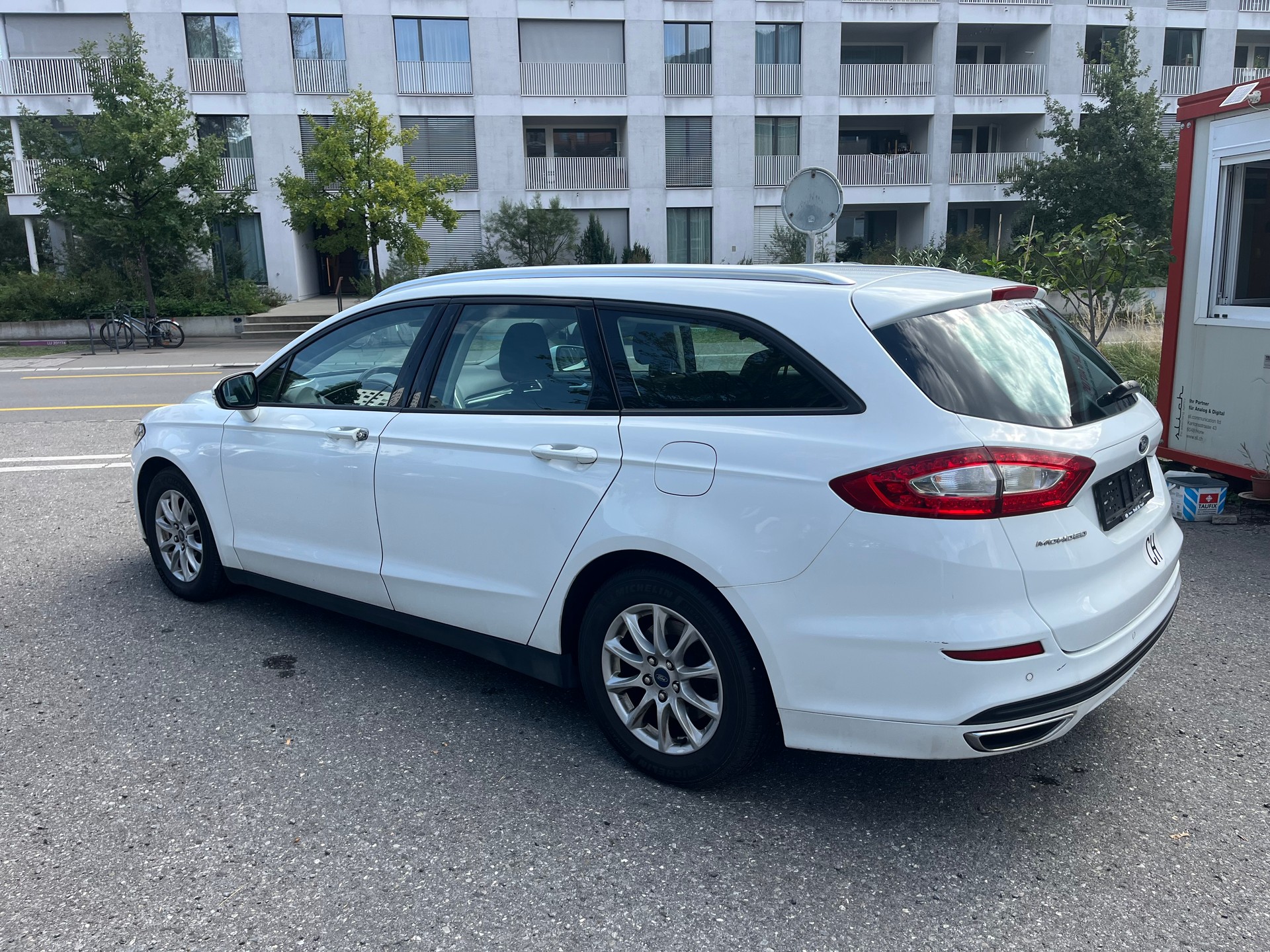 FORD Mondeo 2.0 TDCi Trend PowerShift-image-2