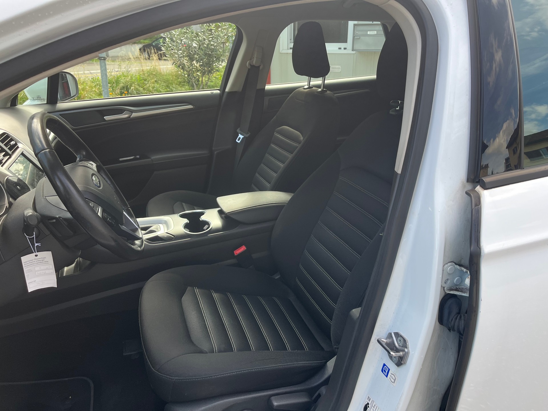 FORD Mondeo 2.0 TDCi Trend PowerShift-image-9