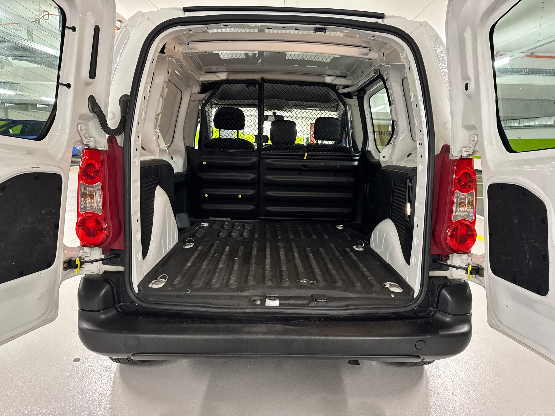 CITROEN Berlingo 1.6i 600 Komfort (Confort)-image-8