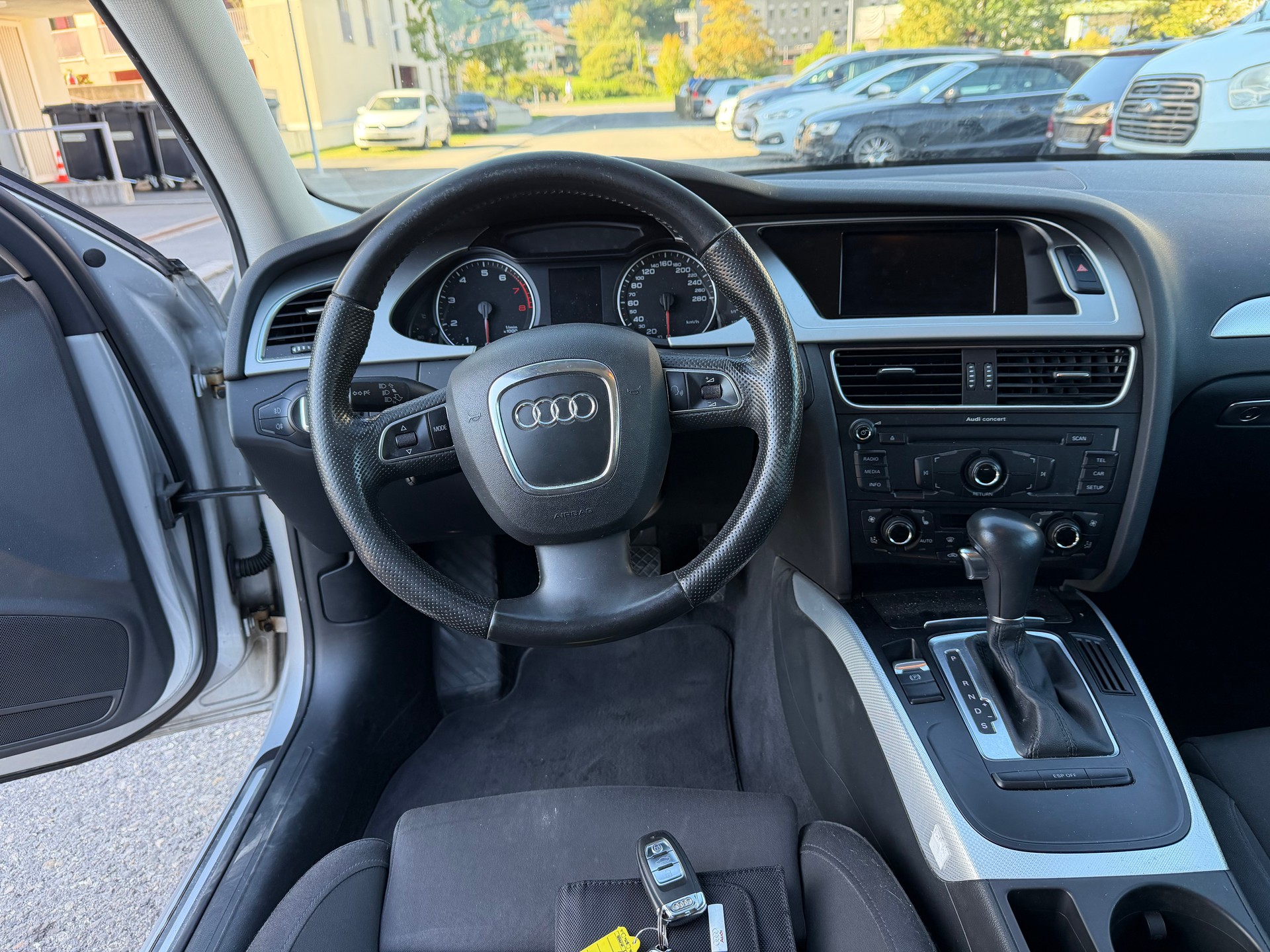 AUDI A4 Avant 2.0 TFSI quattro S-tronic-image-10