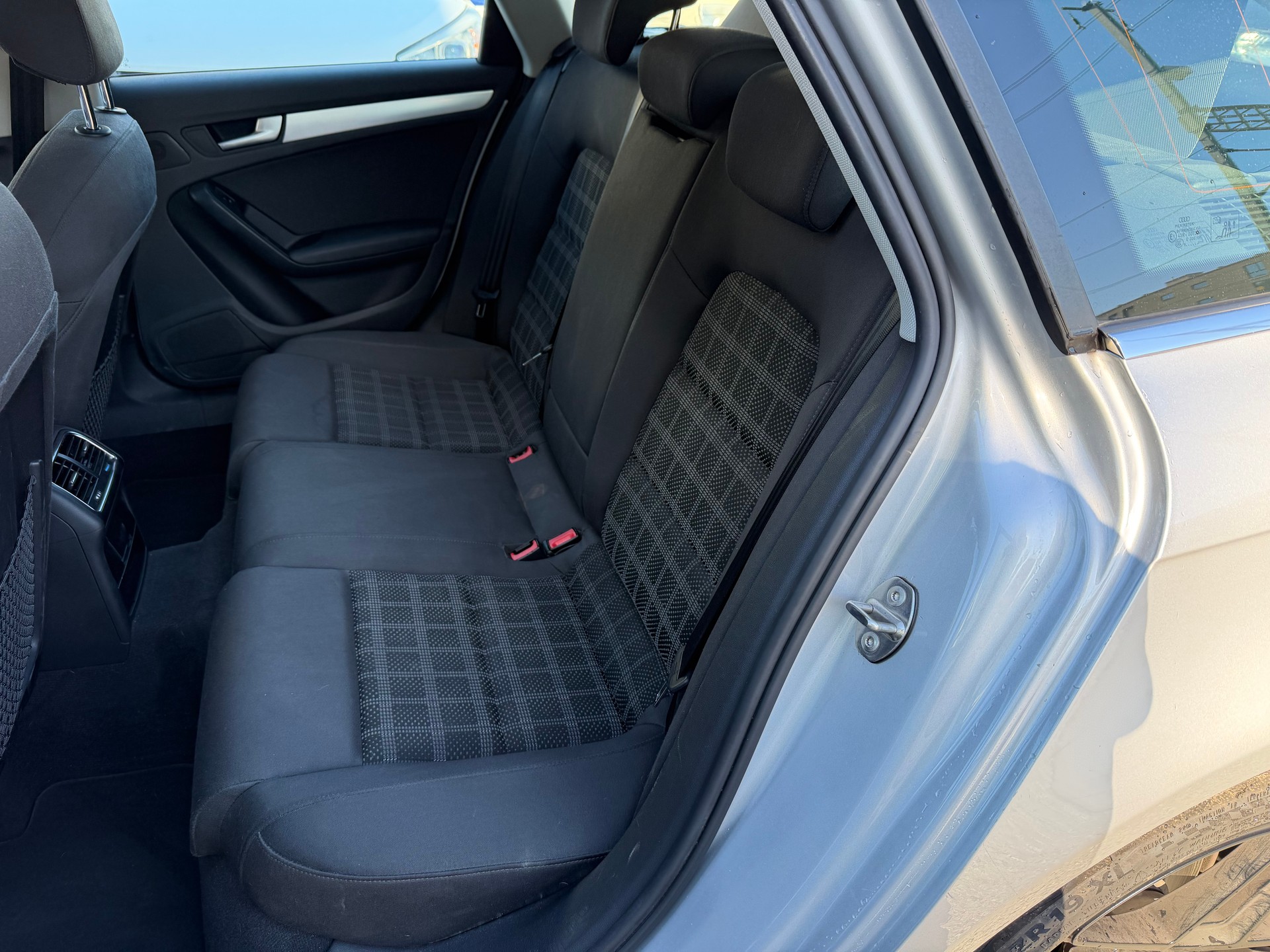 AUDI A4 Avant 2.0 TFSI quattro S-tronic-image-9