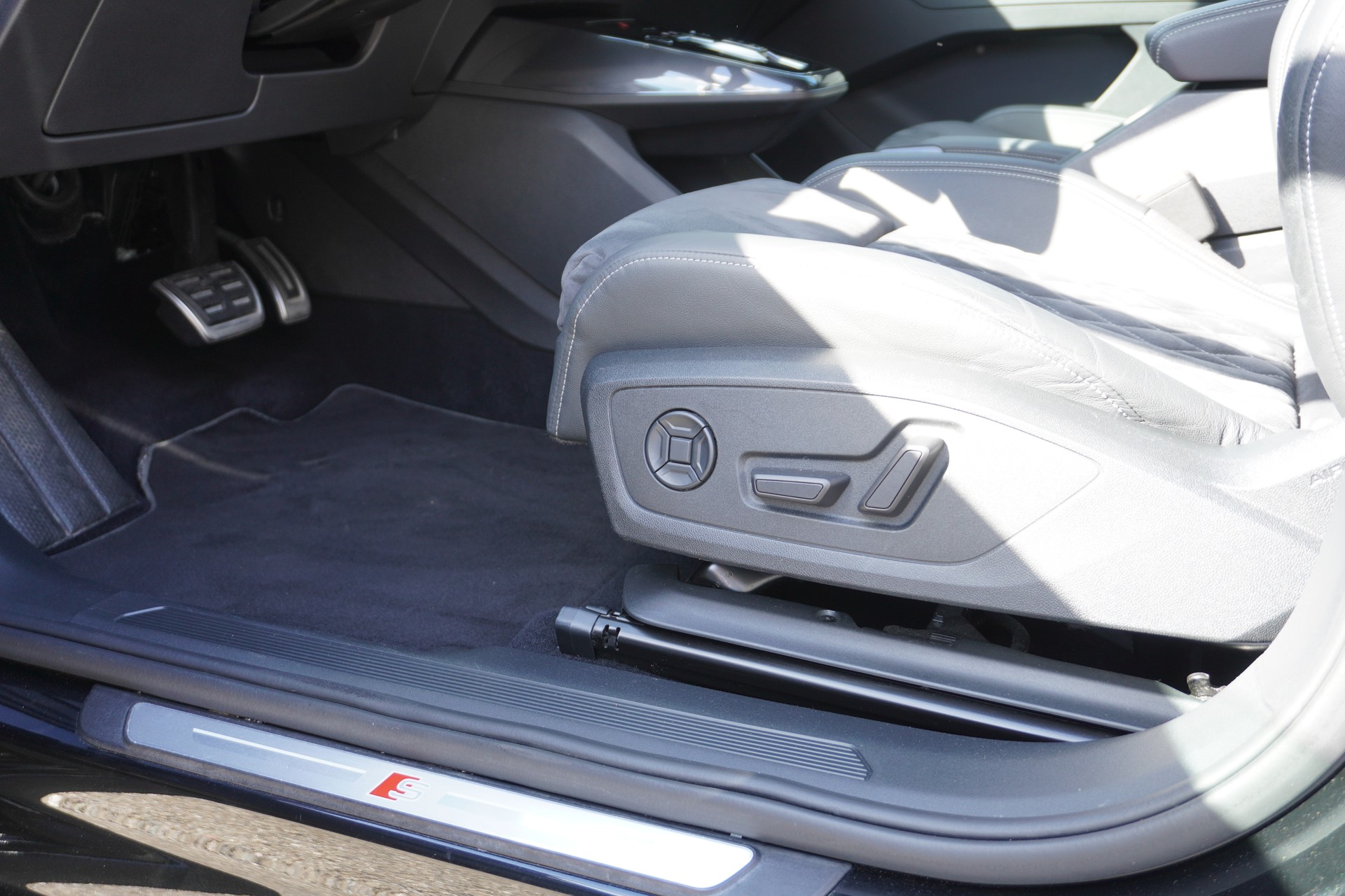 AUDI Q4 e-tron 50 quattro S-LINE!!!-image-32